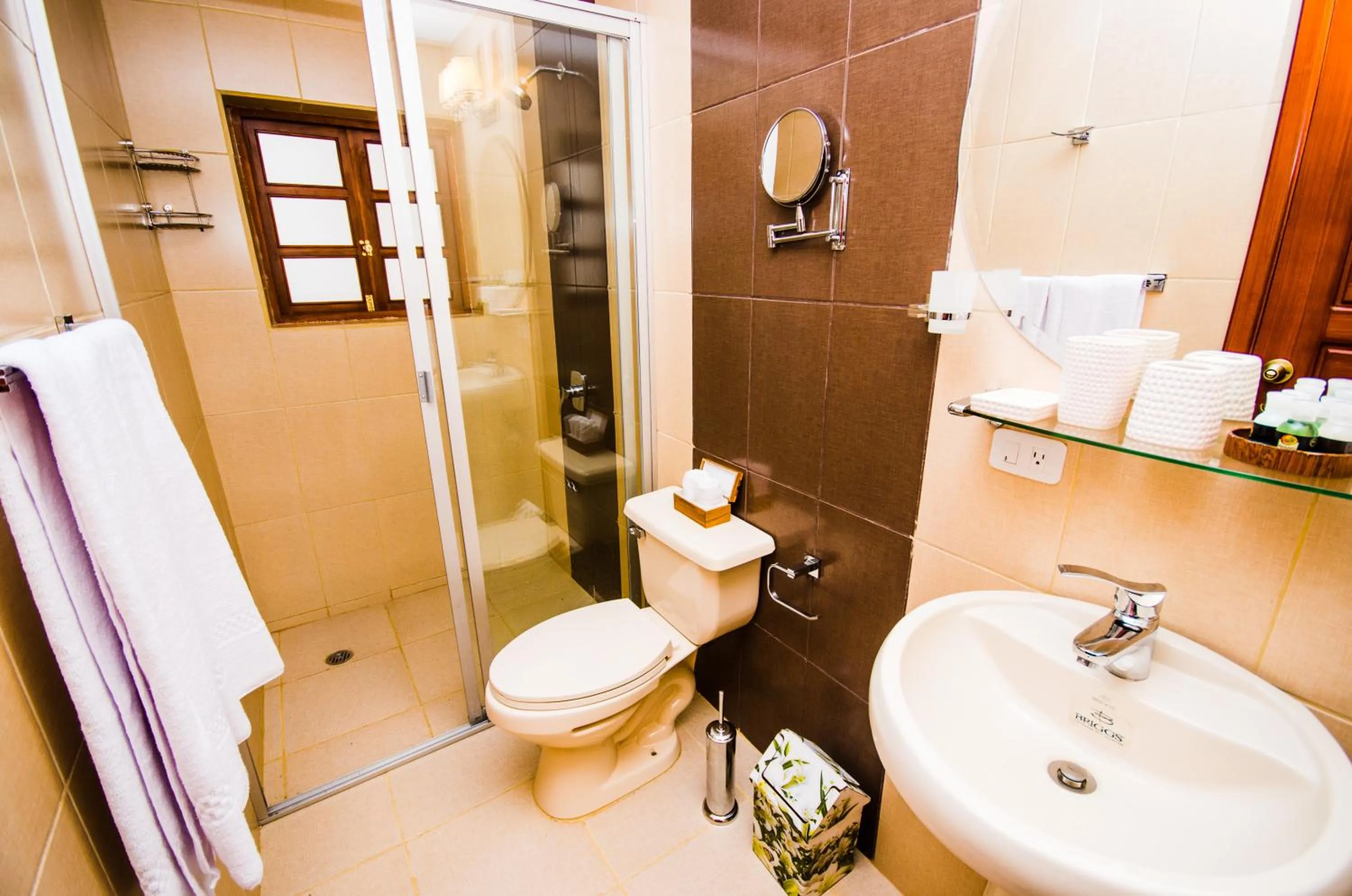 Bathroom in Hotel + Arte