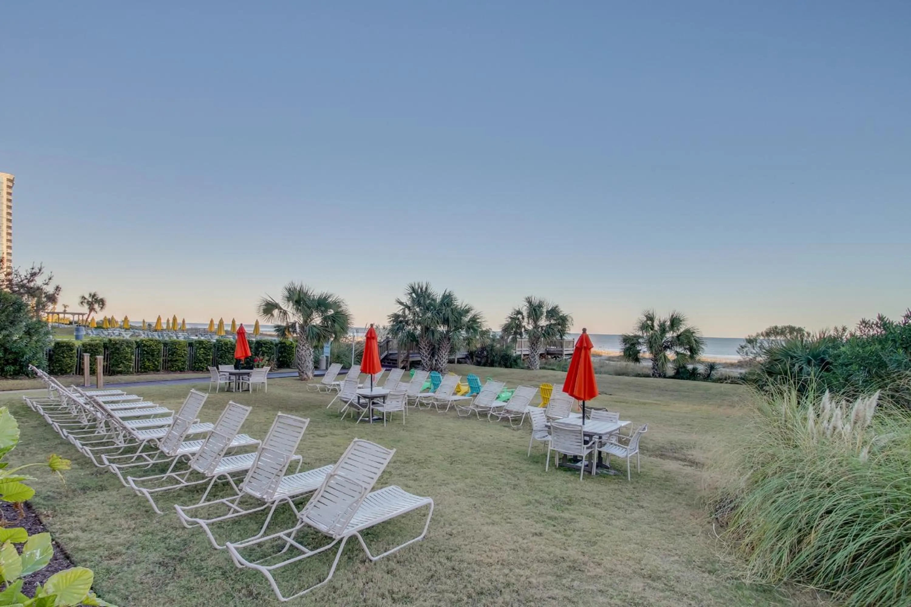 Area and facilities in Oceanfront condo Steps to the beach w No Resort Fees