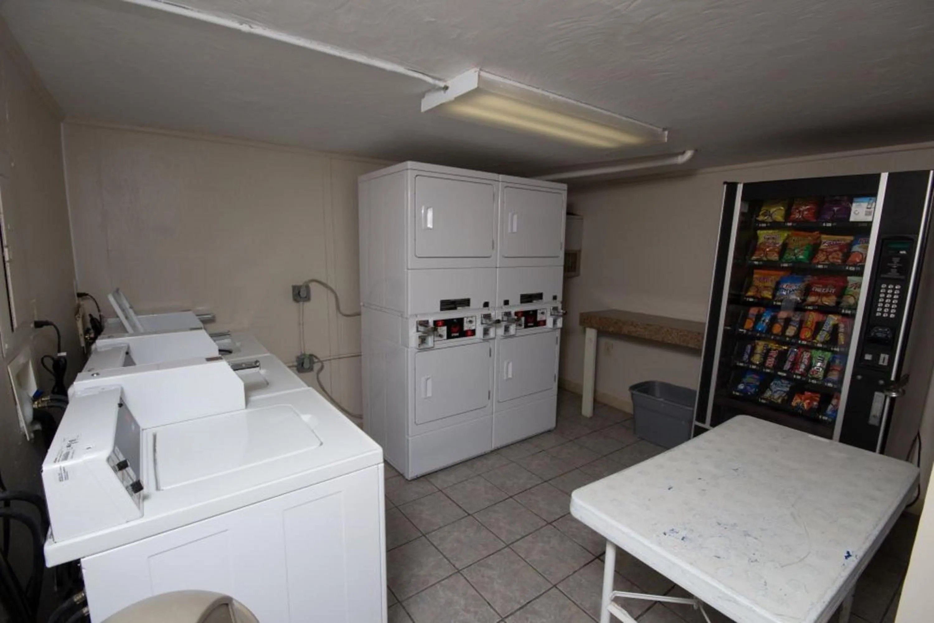 Area and facilities in Oceanfront condo Steps to the beach w No Resort Fees