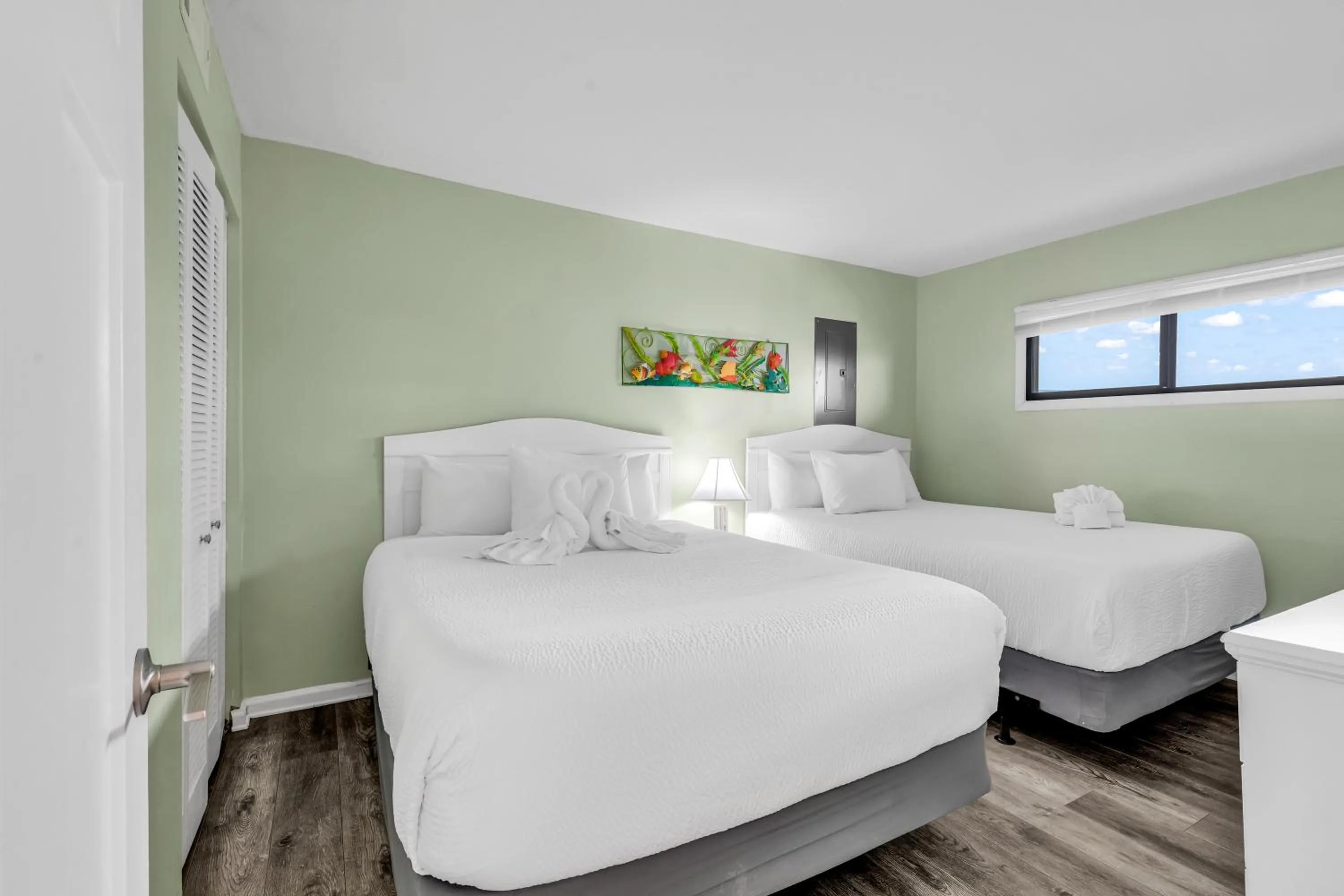 Bedroom, Bed in Oceanfront condo Steps to the beach w No Resort Fees