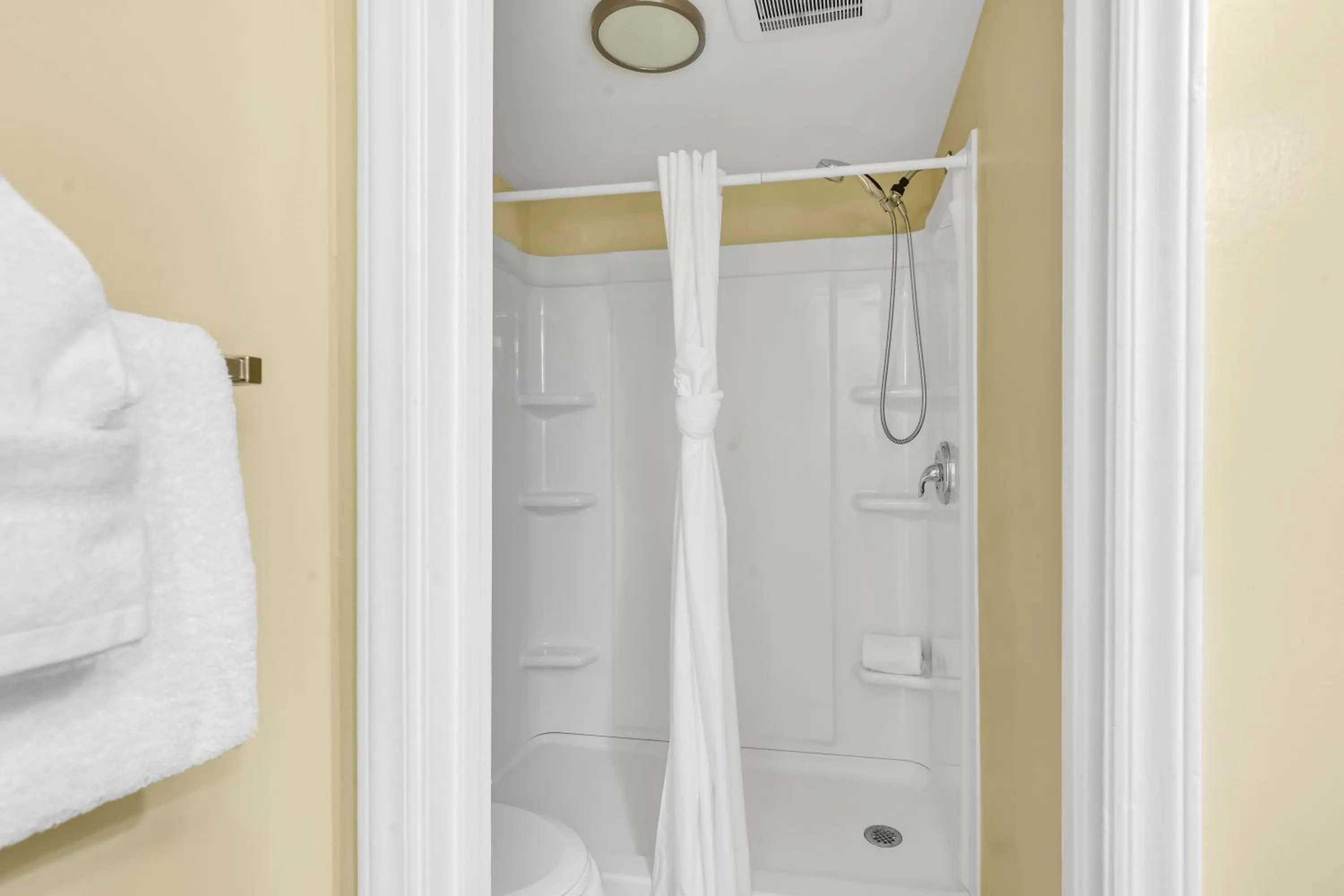 Bathroom in Oceanfront condo Steps to the beach w No Resort Fees