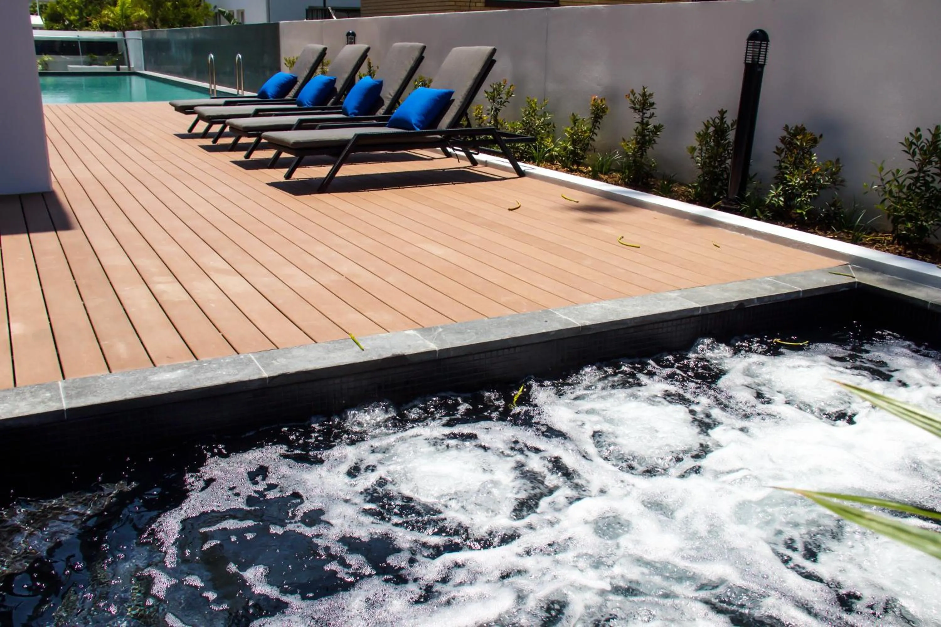 Hot Tub in Synergy Broadbeach - Official