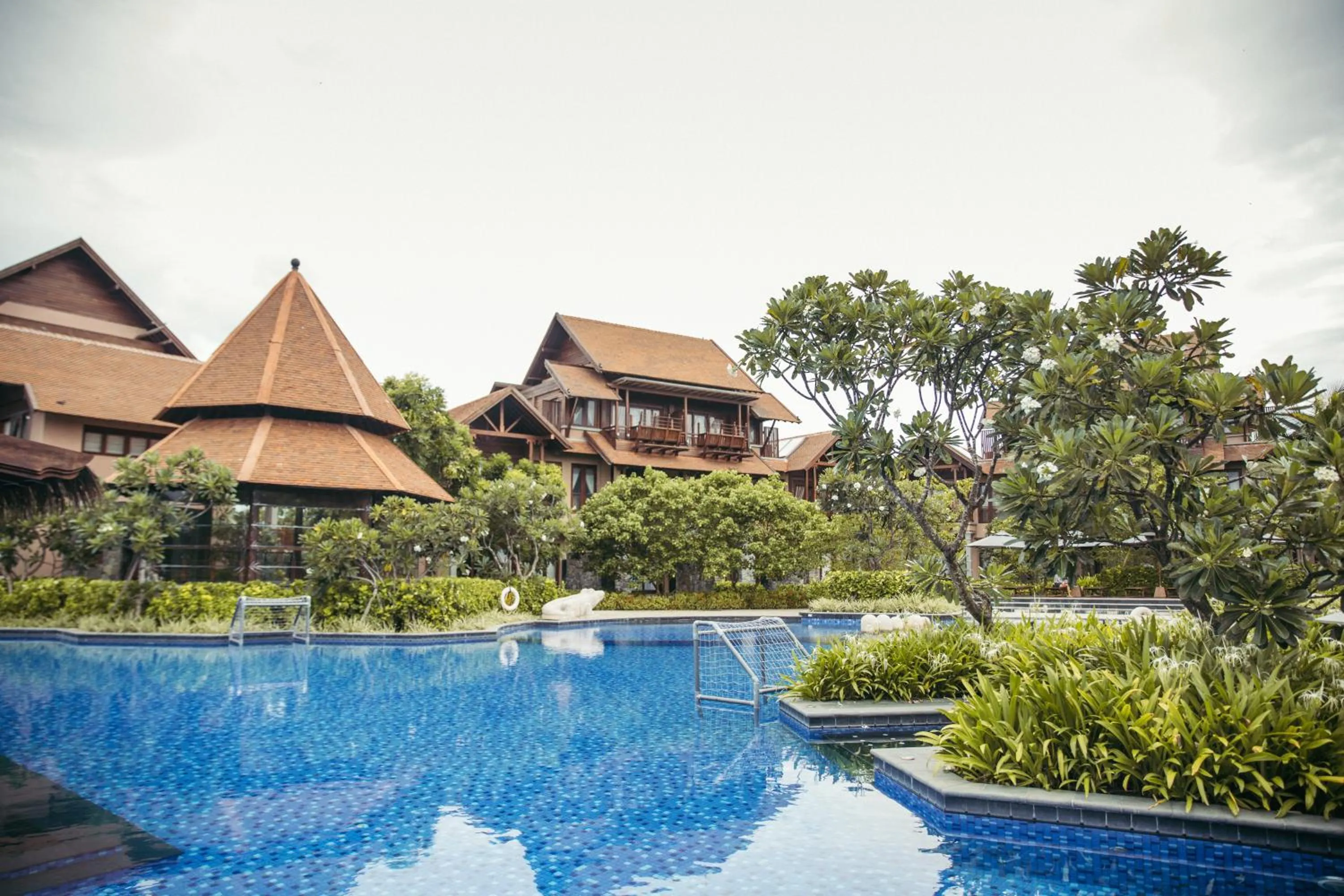 Swimming pool in Anantaya Resort and Spa Passikudah
