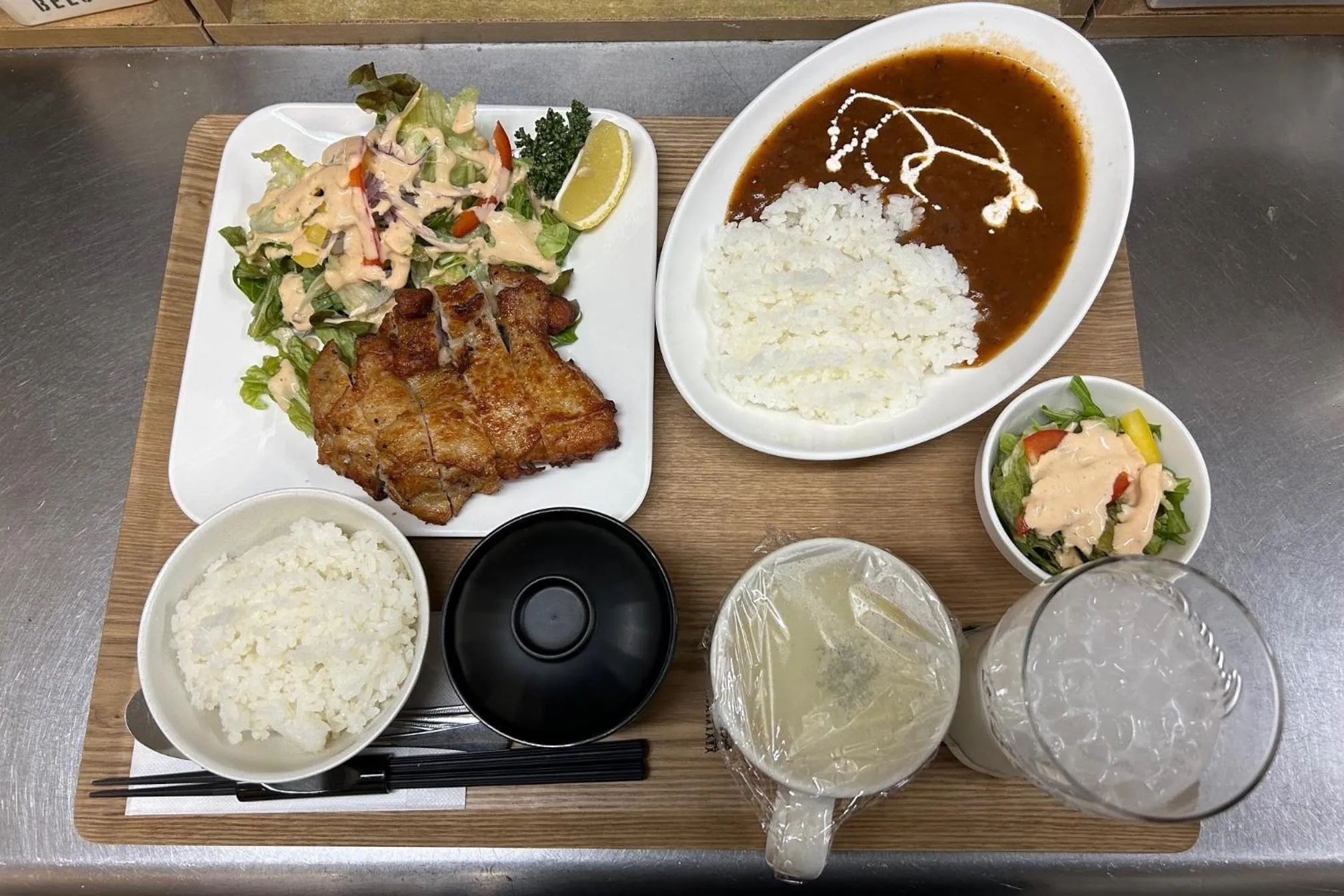 Food and drinks in noah grande