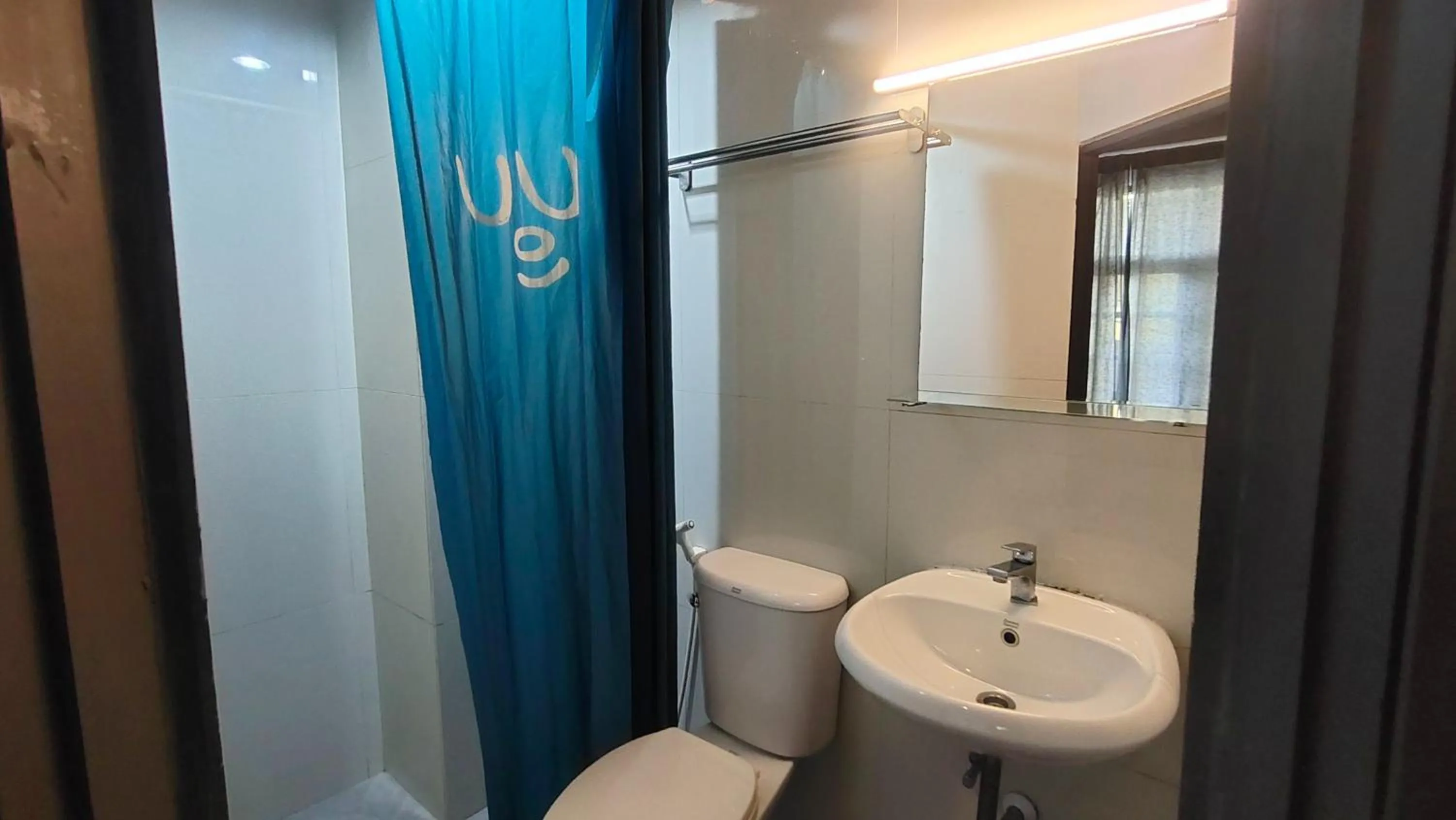 Bathroom in Bed's Friend