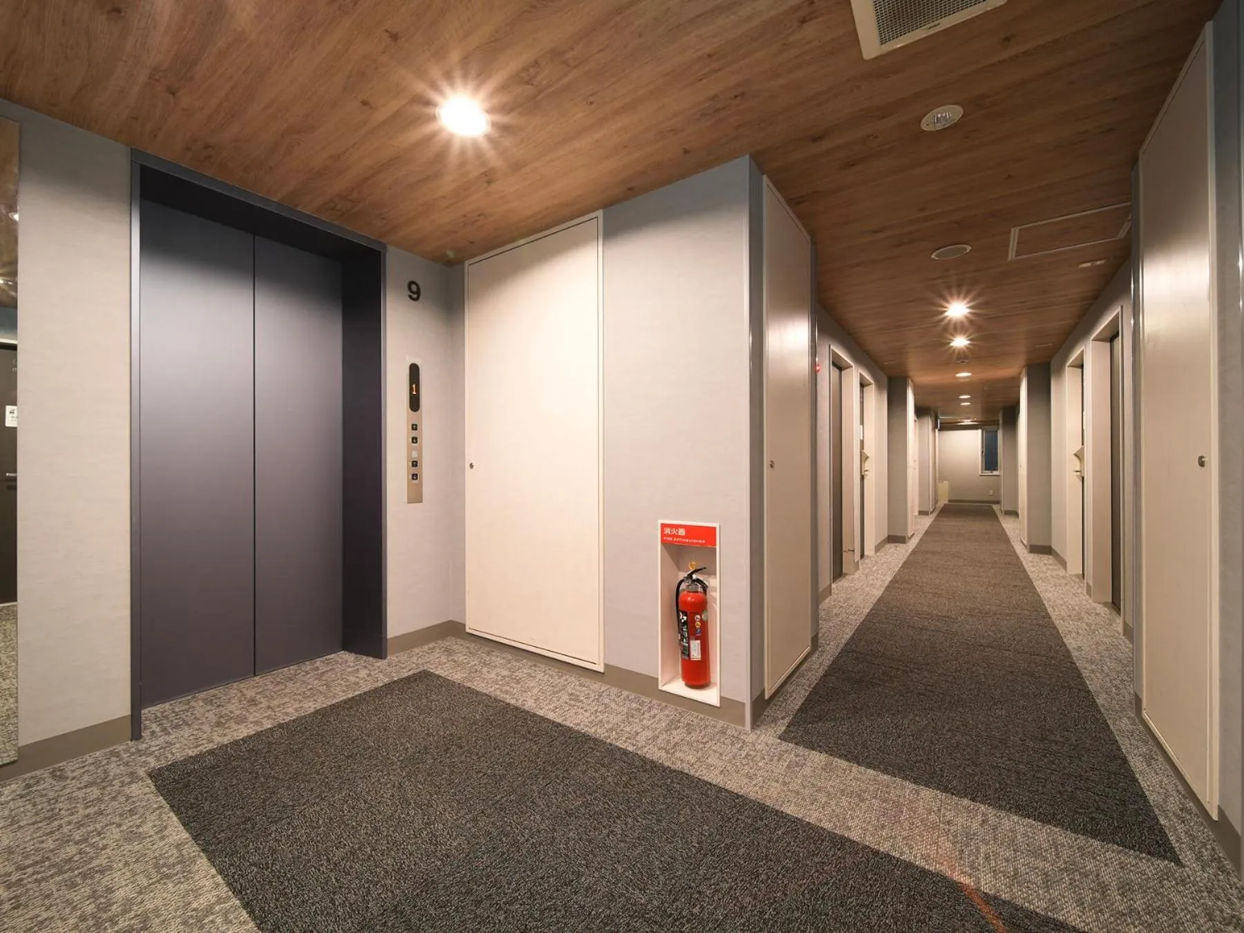 elevator in Super Hotel Okazaki