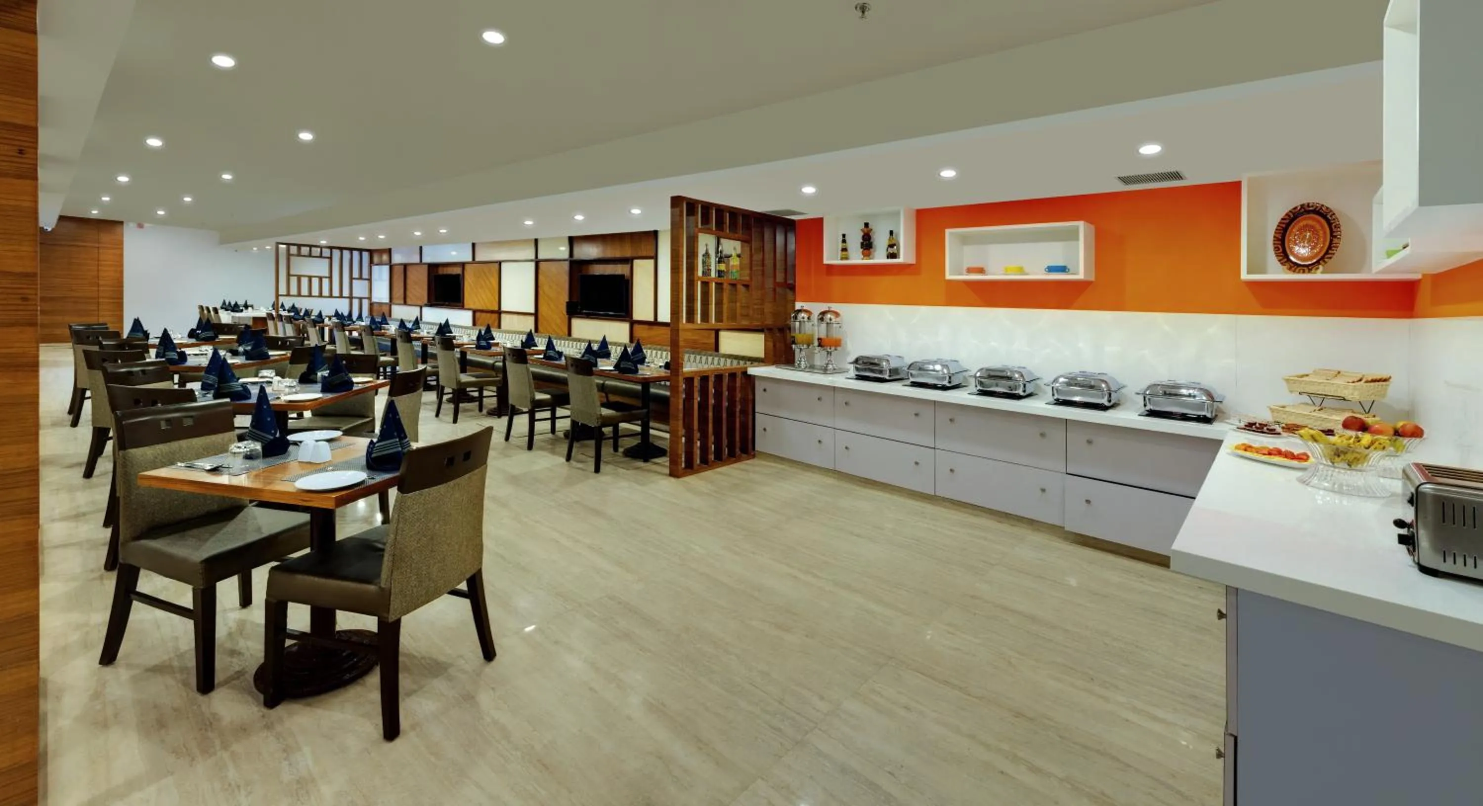 Restaurant/places to eat in Best Western Alkapuri, Vadodara