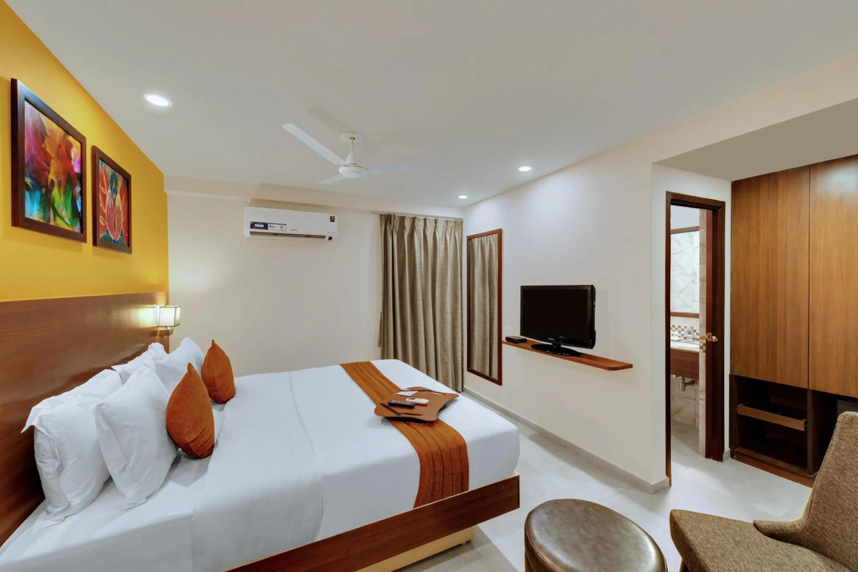 Bed in Best Western Alkapuri, Vadodara
