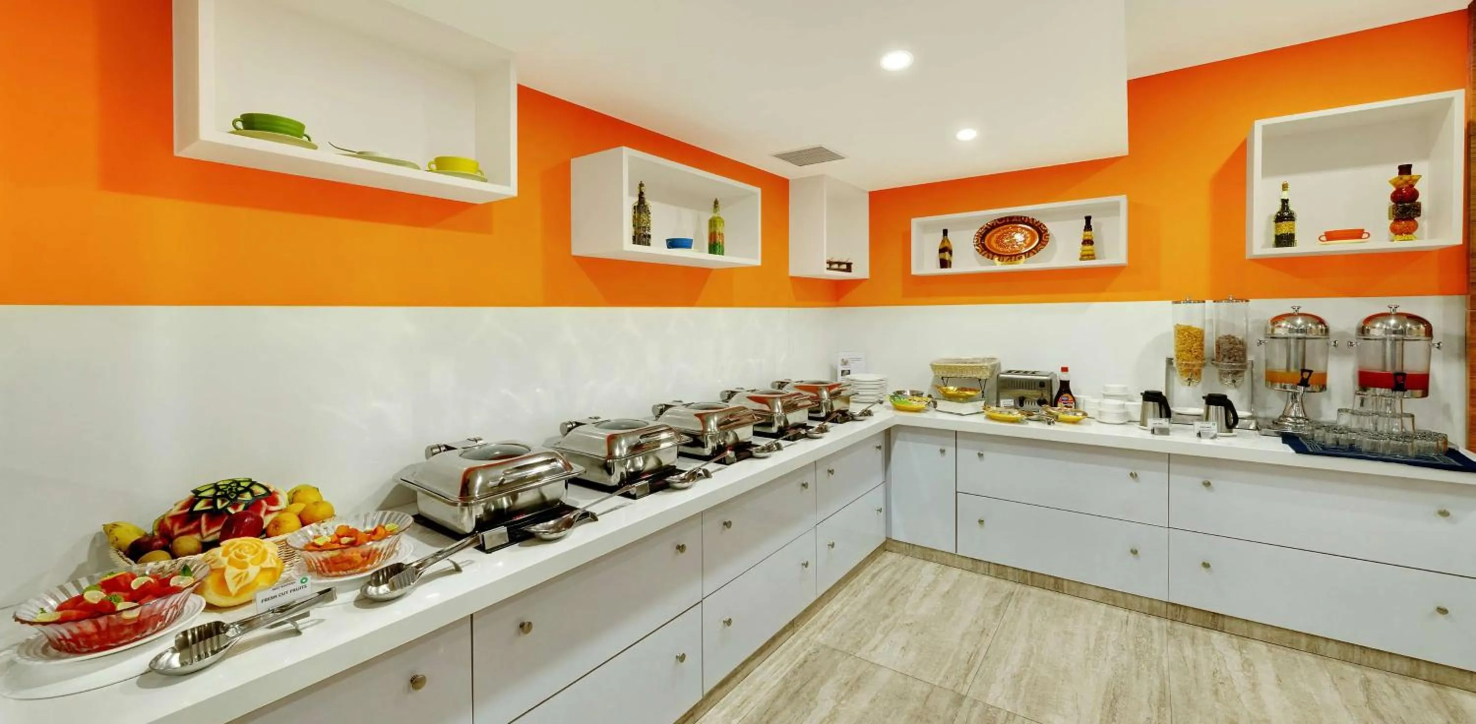 Restaurant/places to eat in Best Western Alkapuri, Vadodara