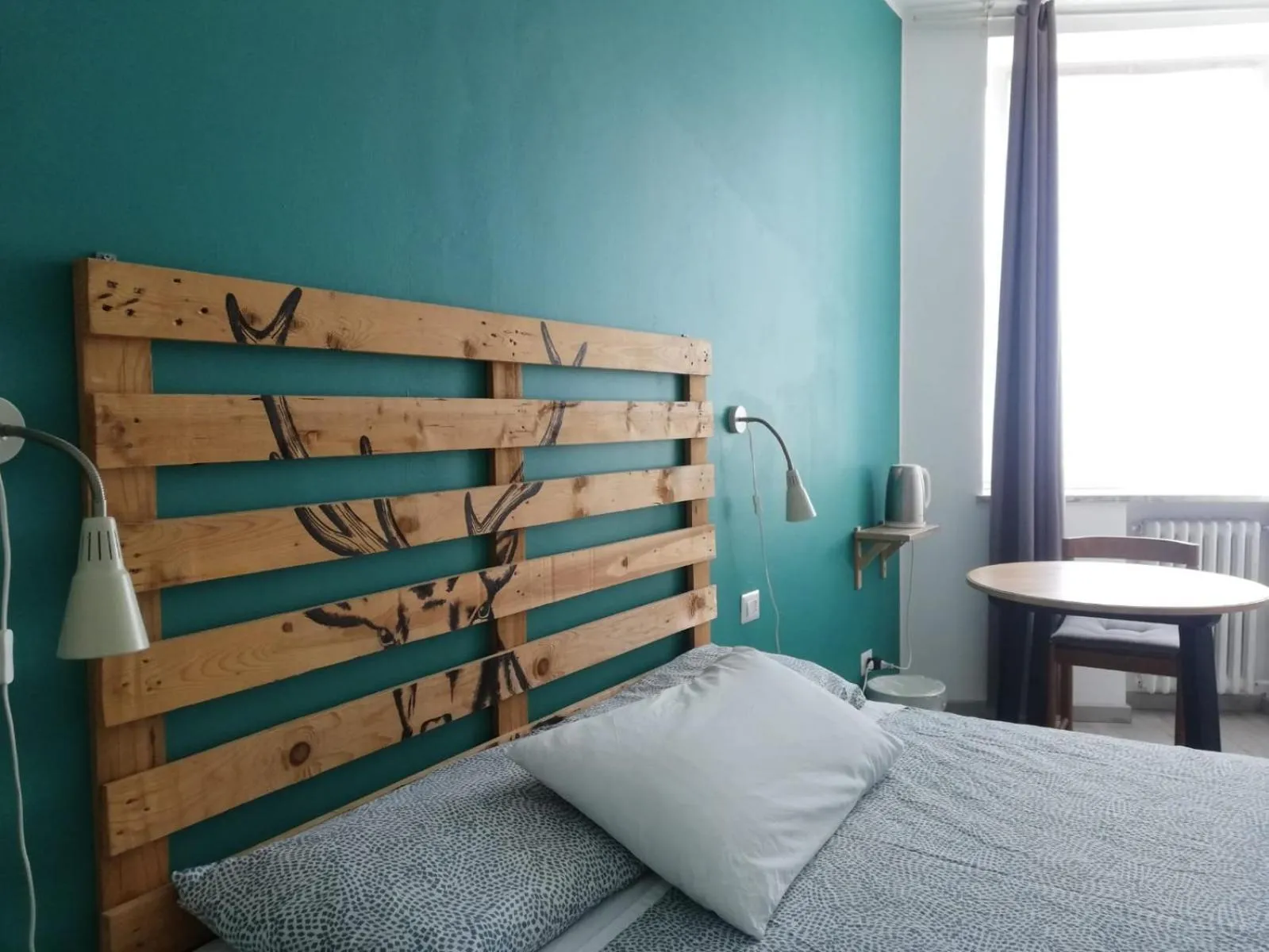 Decorative detail, Bed in La Cordata Accommodation - Woodhouse Bike Hotel