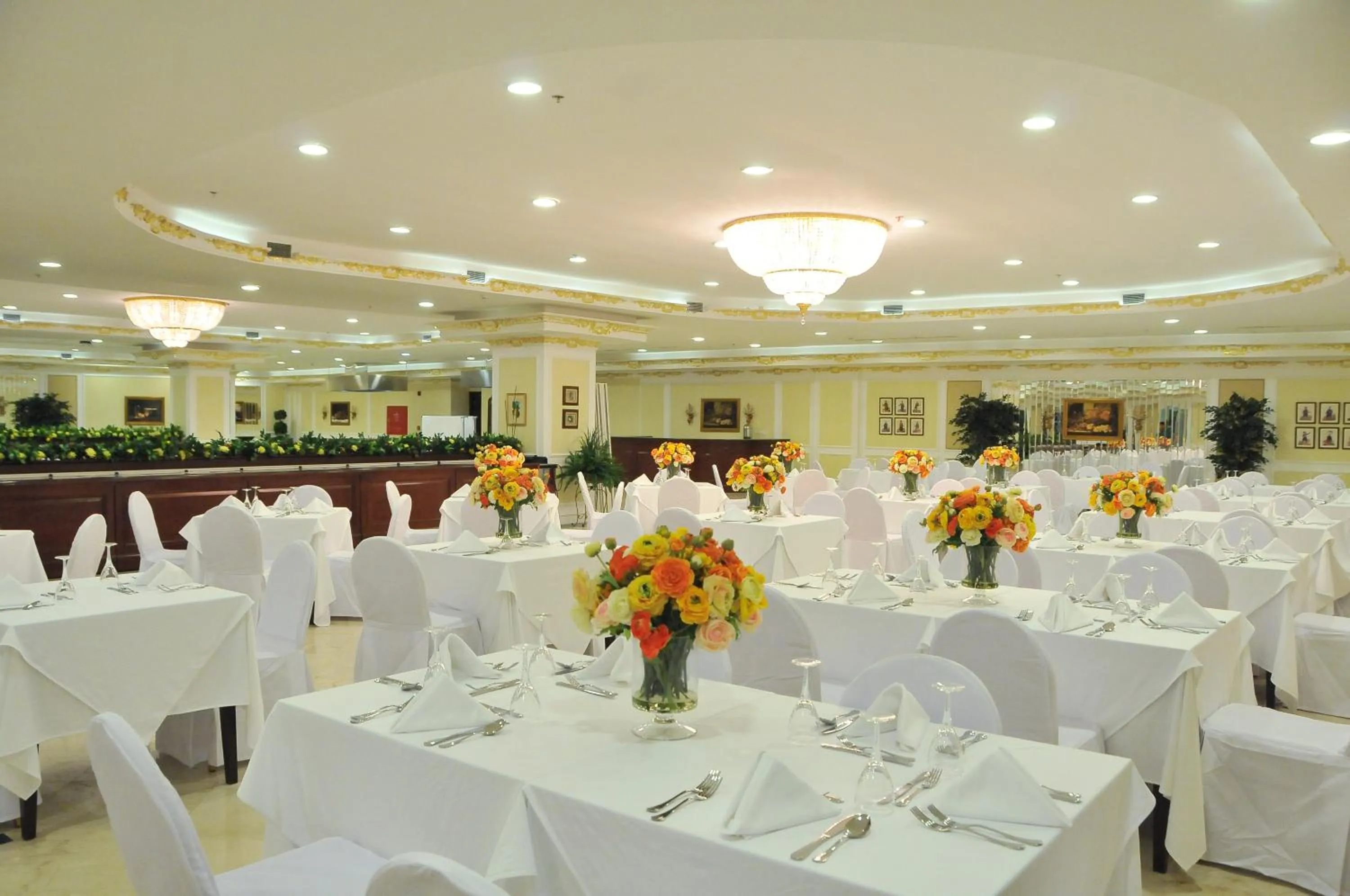 Restaurant/places to eat in Habitat All Suites, Al Khobar