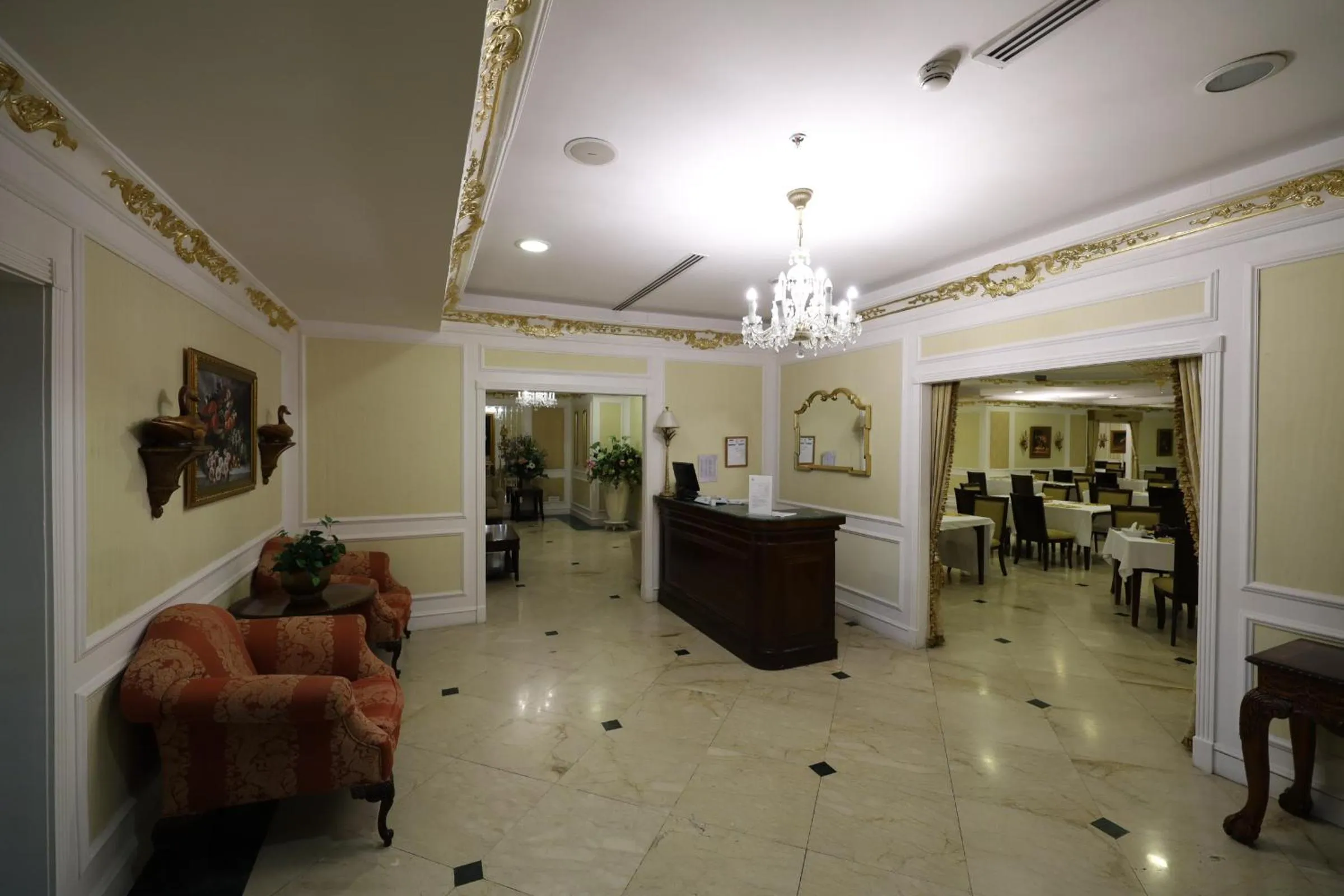 Restaurant/places to eat in Habitat All Suites, Al Khobar