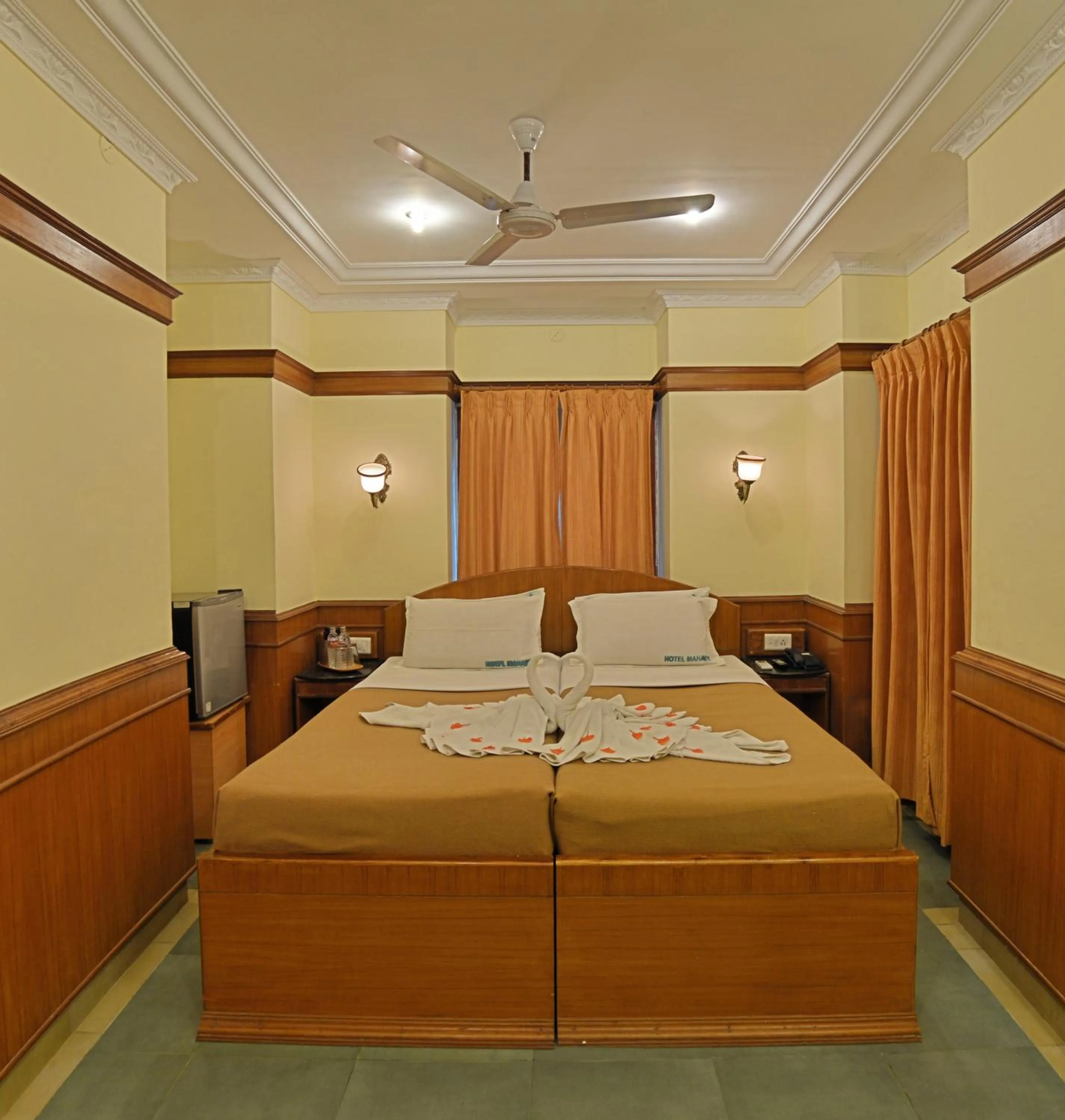 Bed in Hotel Mahabs