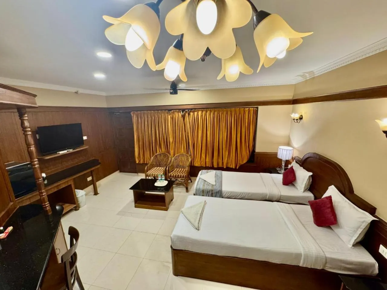 Bedroom, Bed in Hotel Mahabs