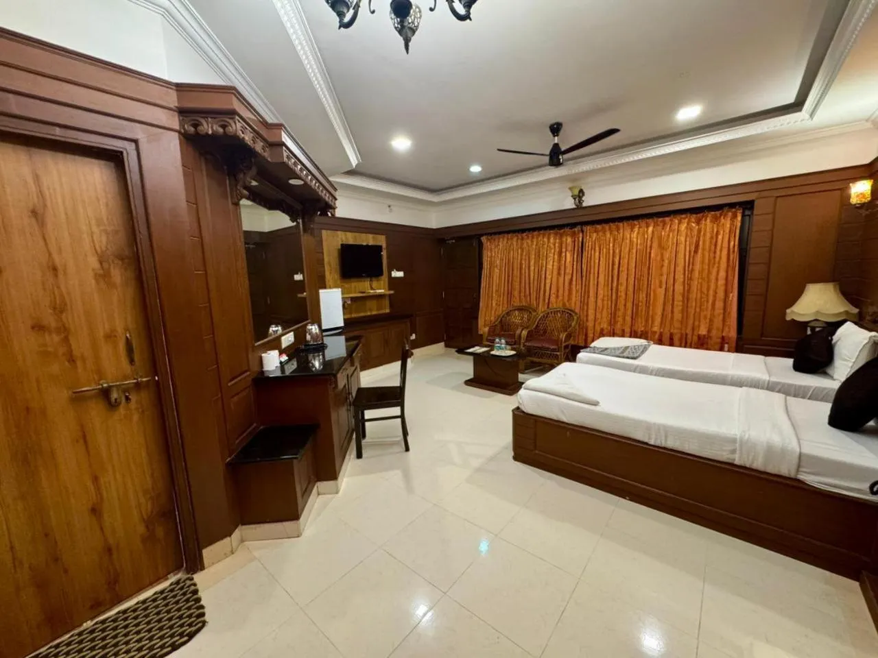 Bedroom, Bed in Hotel Mahabs