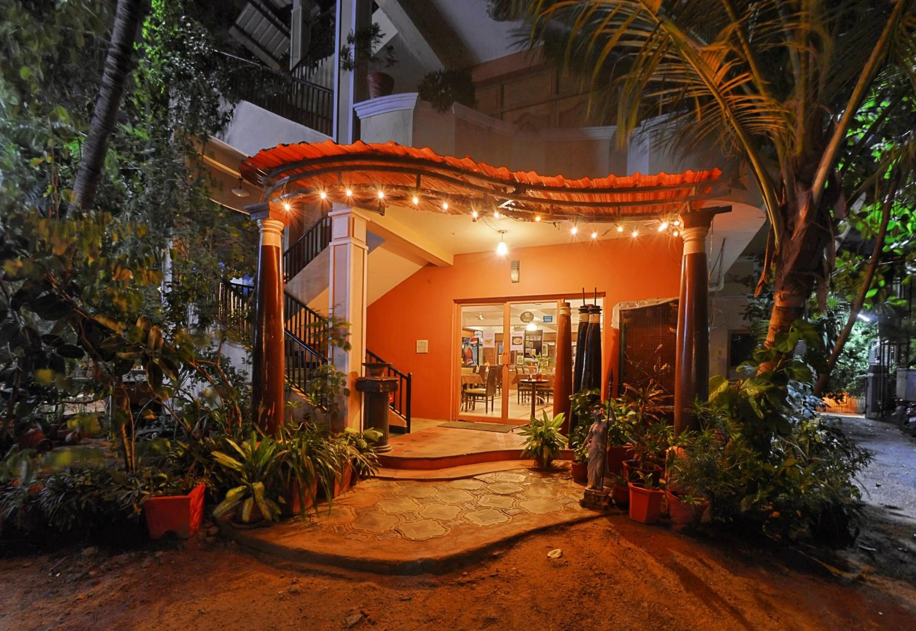 Restaurant/places to eat in Hotel Mahabs