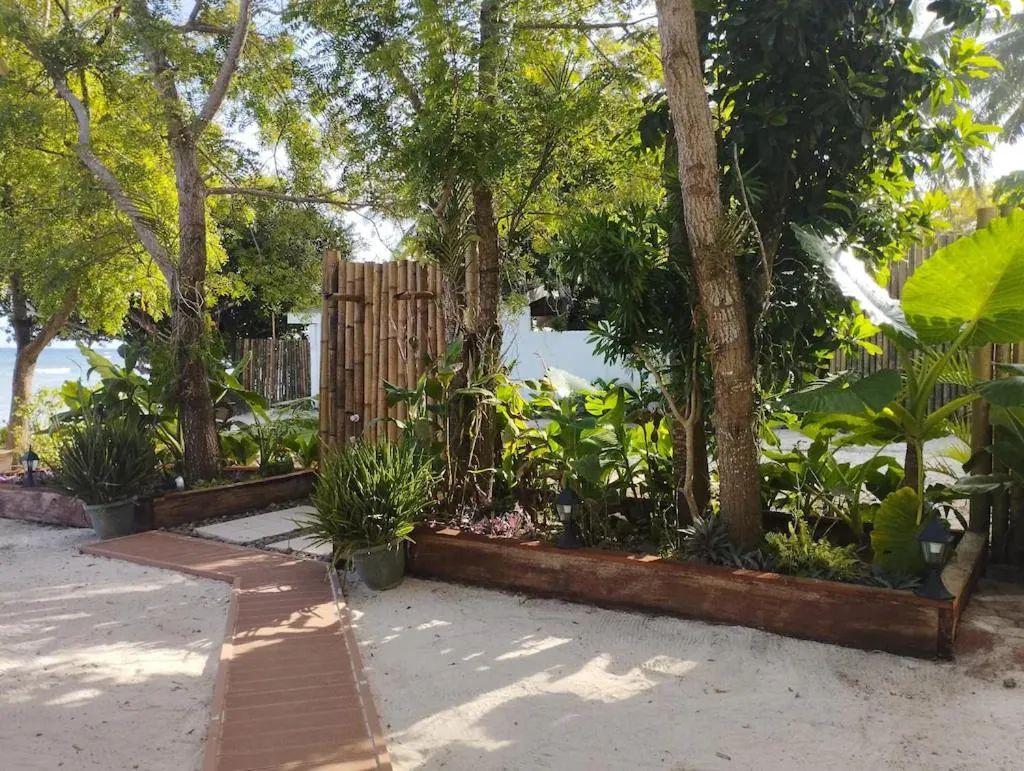 Garden view in Villa Umi Panglao Resort