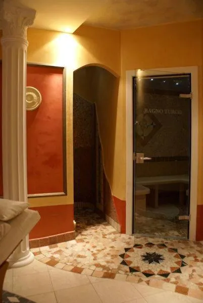 Steam room, Bed in Hotel Lady Mary