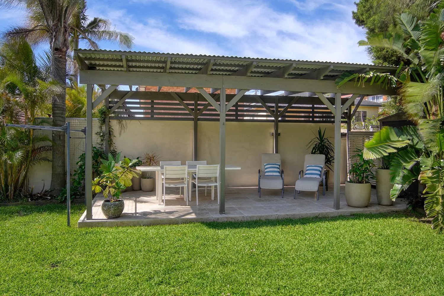 Property building in Cronulla Beach House B&B