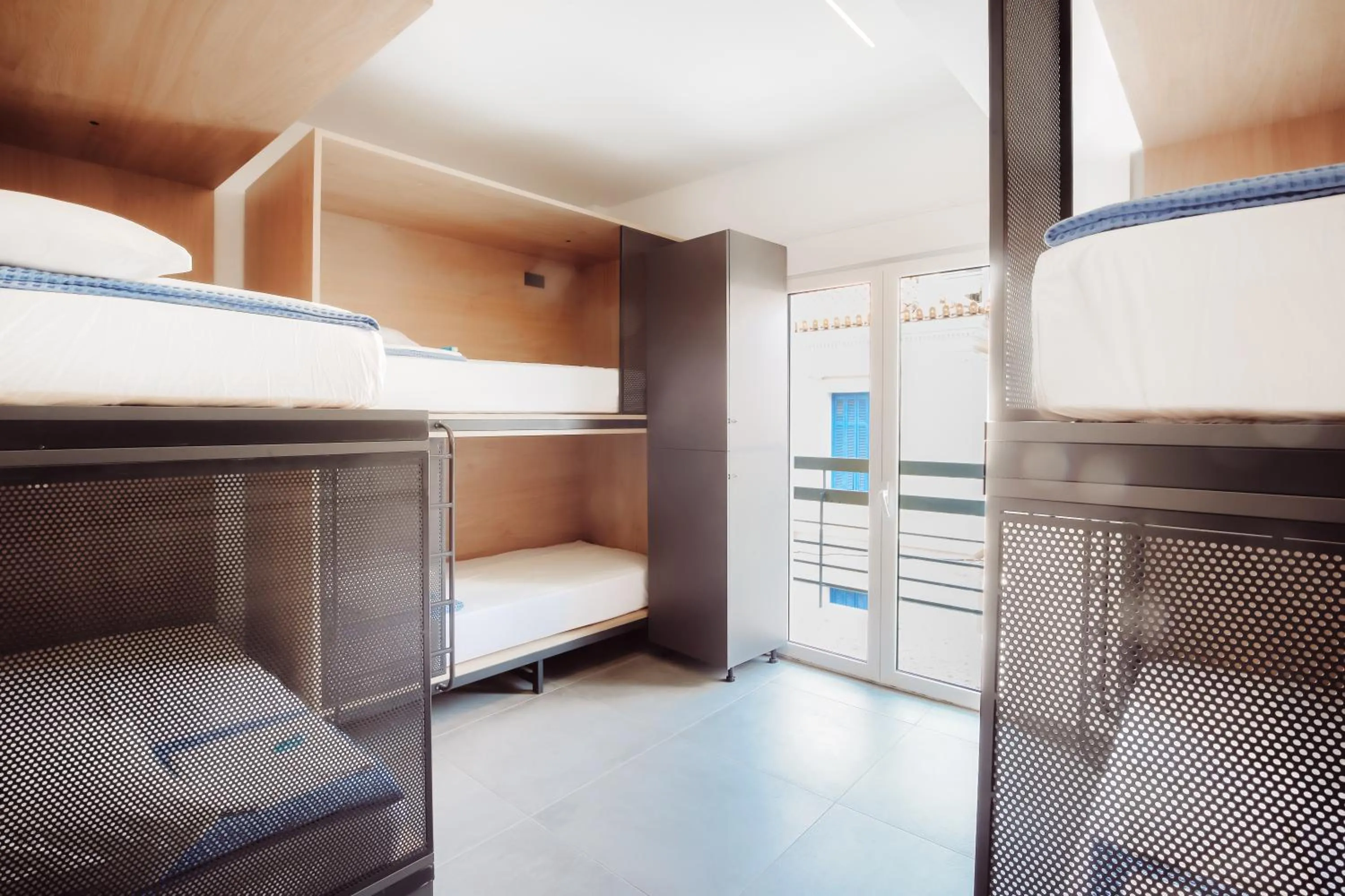 bunk bed, Bed in Athens Backpackers