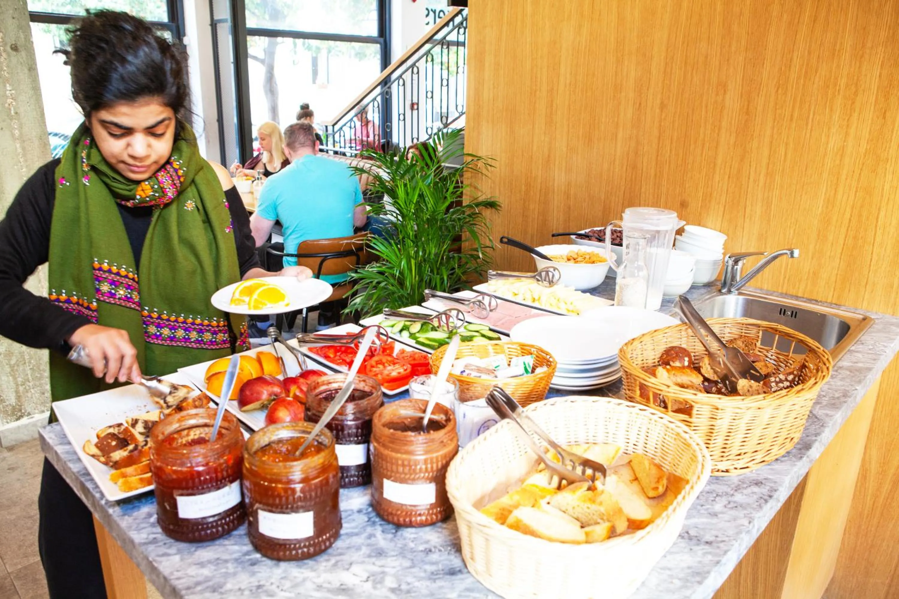 Breakfast in Athens Backpackers