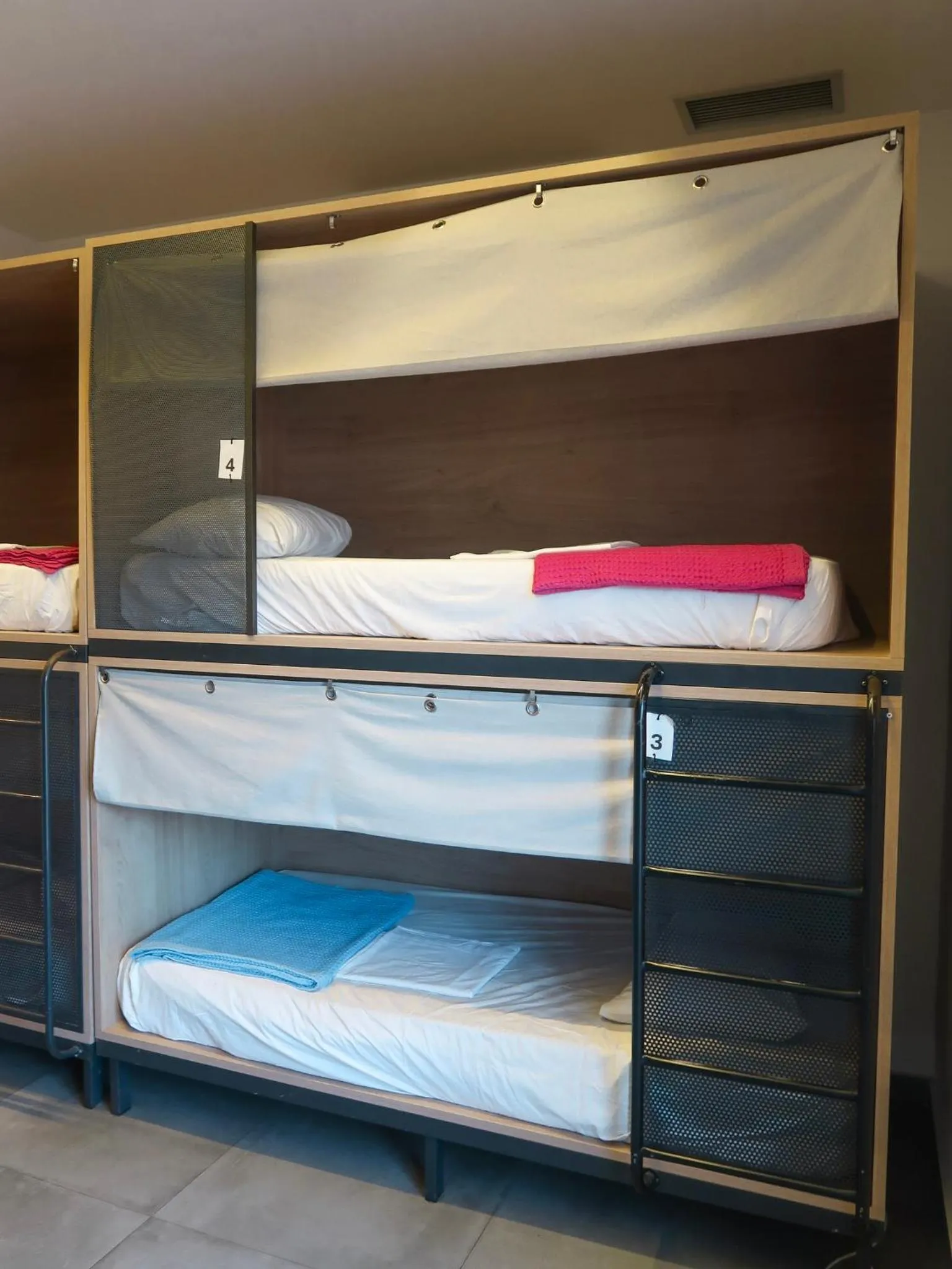 bunk bed, Bed in Athens Backpackers
