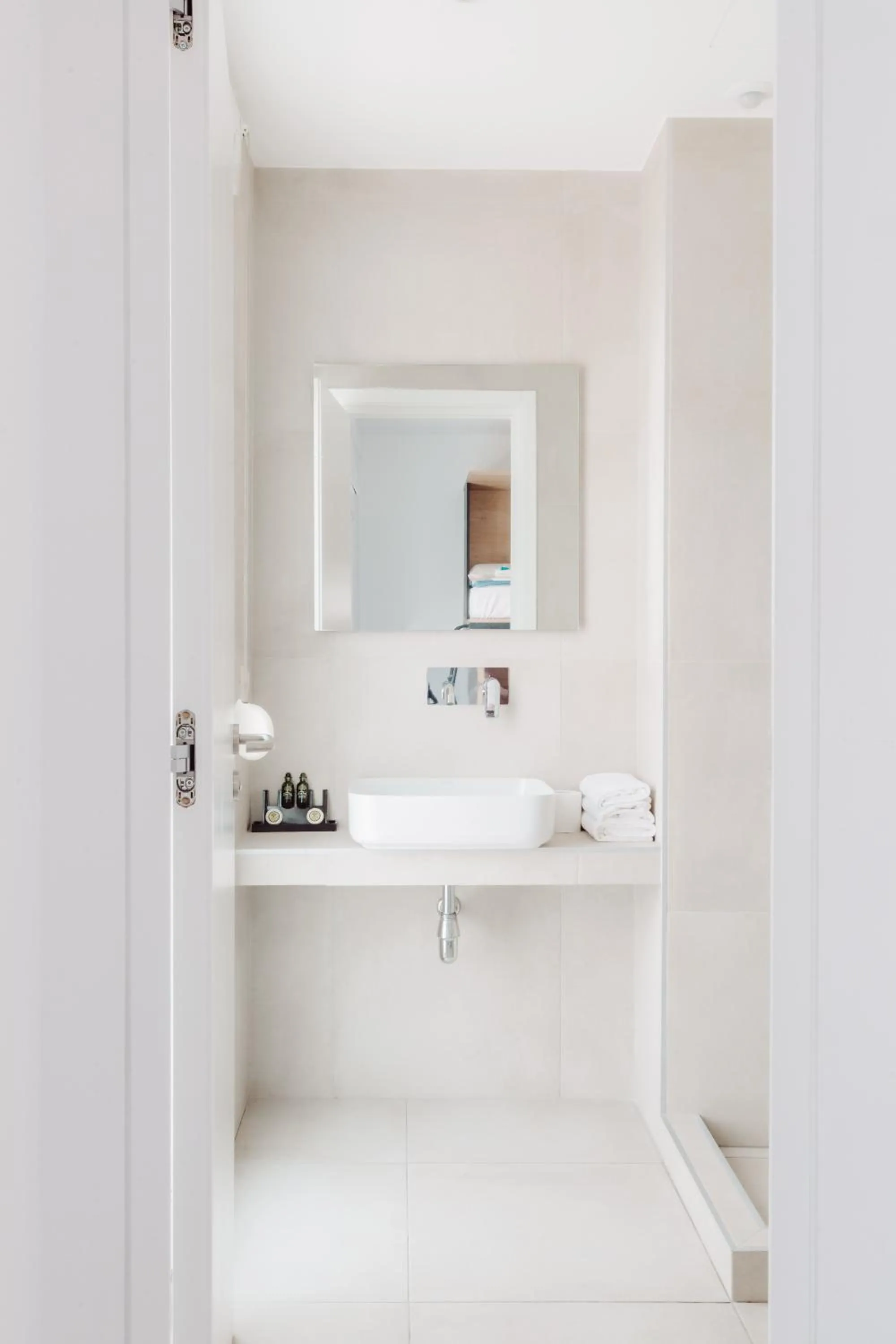 Bathroom in Athens Backpackers