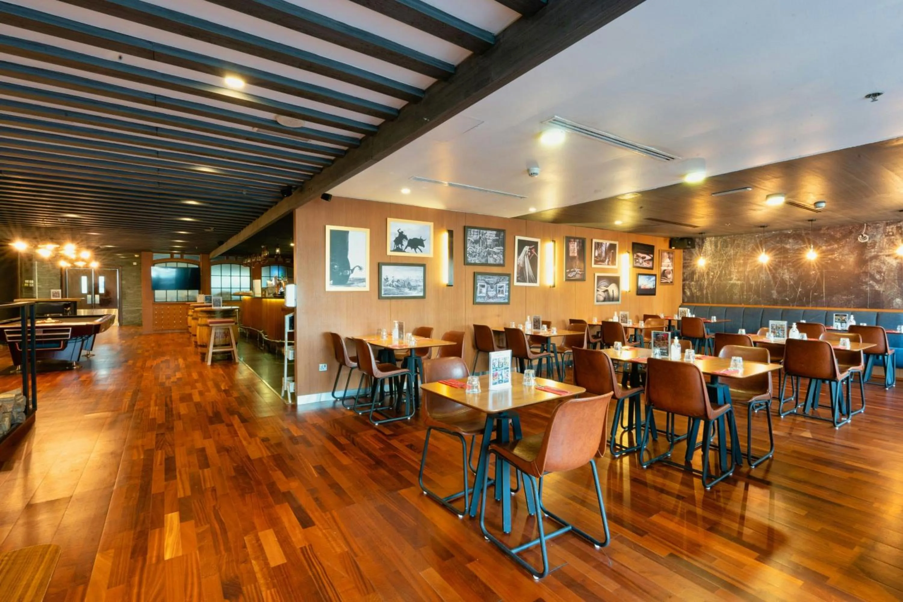 Lounge or bar in The First Collection Marina, Dubai, a Tribute Portfolio Hotel