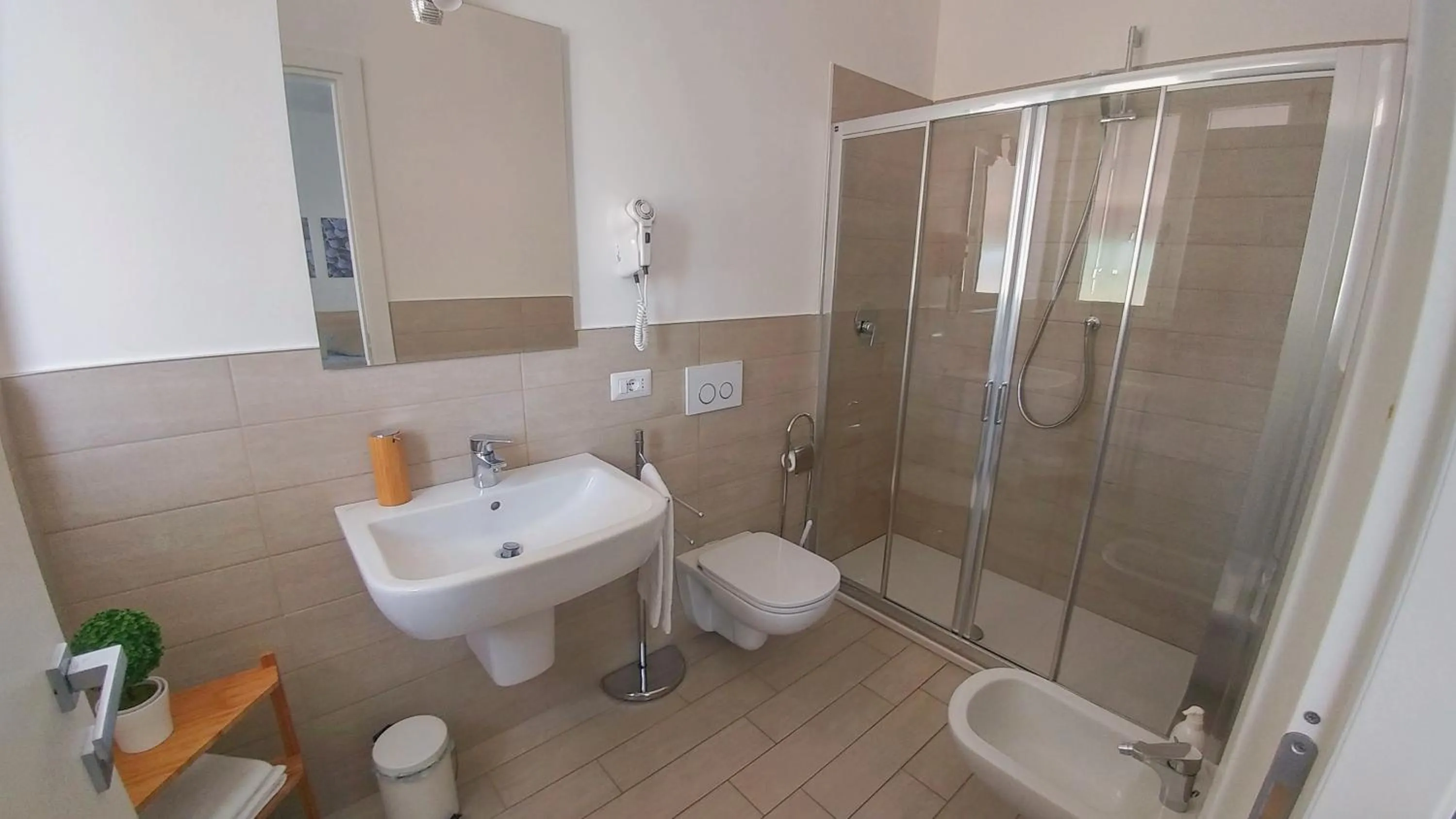 Shower in B&B Le Albarelle