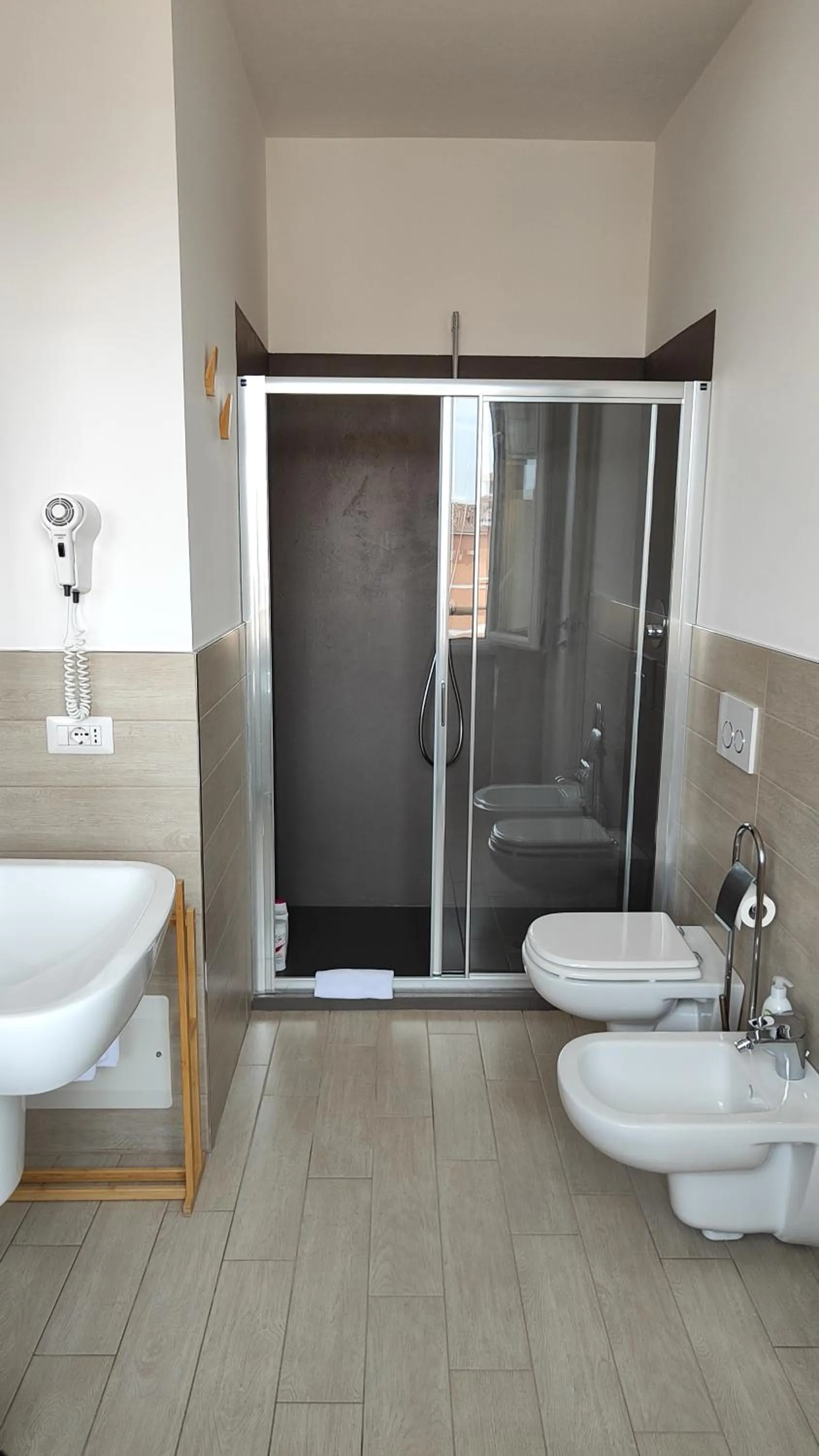 Toilet in B&B Le Albarelle