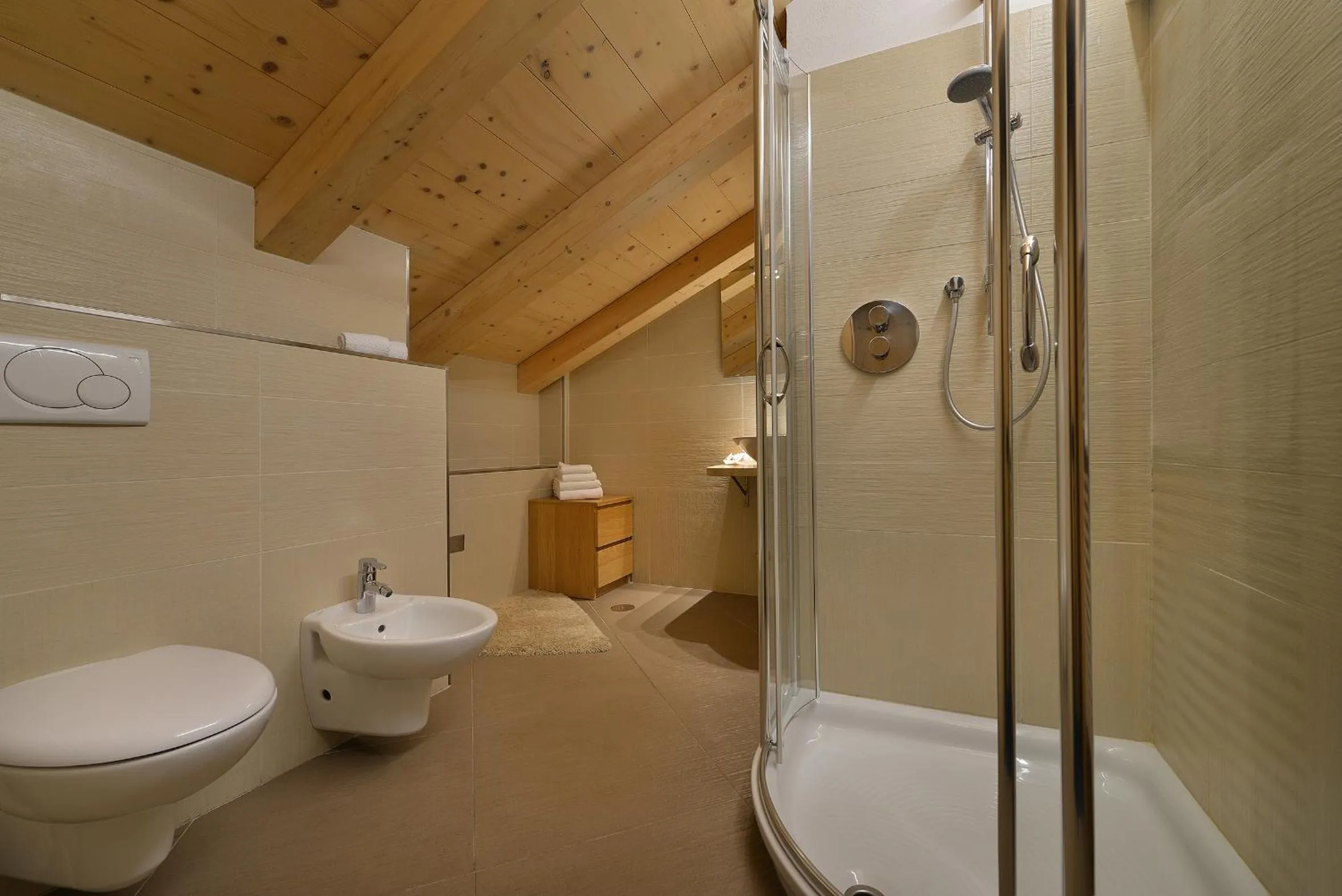 Shower in Hotel Cristallo