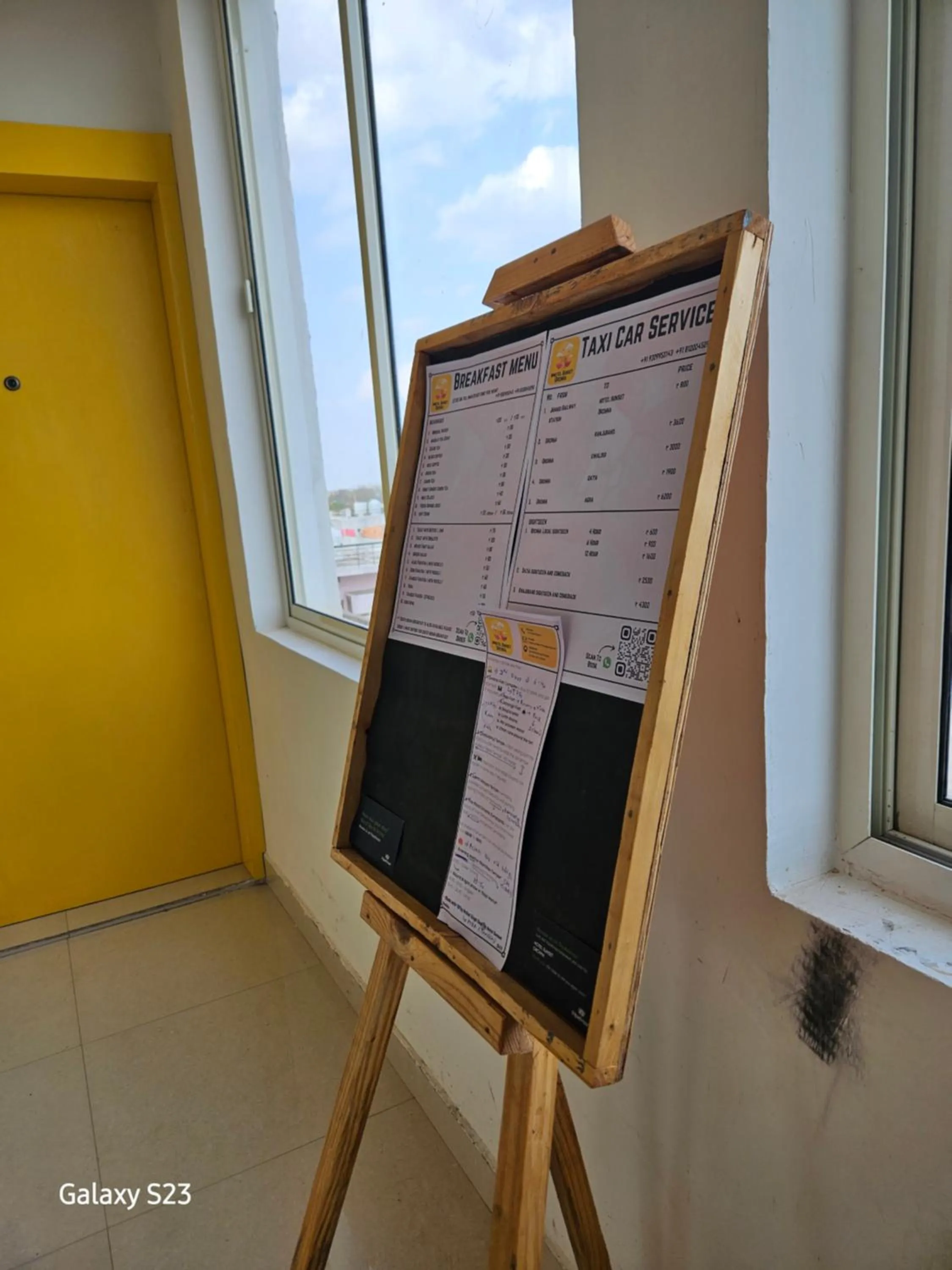 Seating area in Hotel Sunset