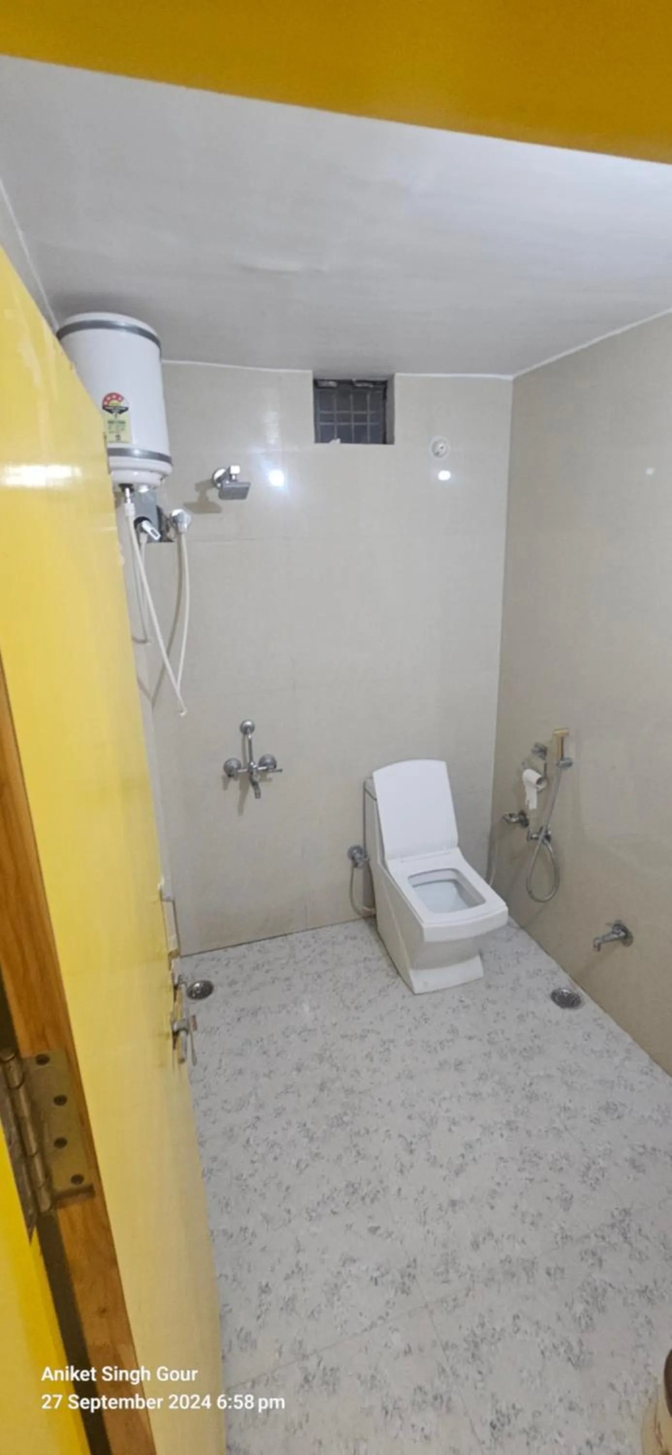 Toilet in Hotel Sunset