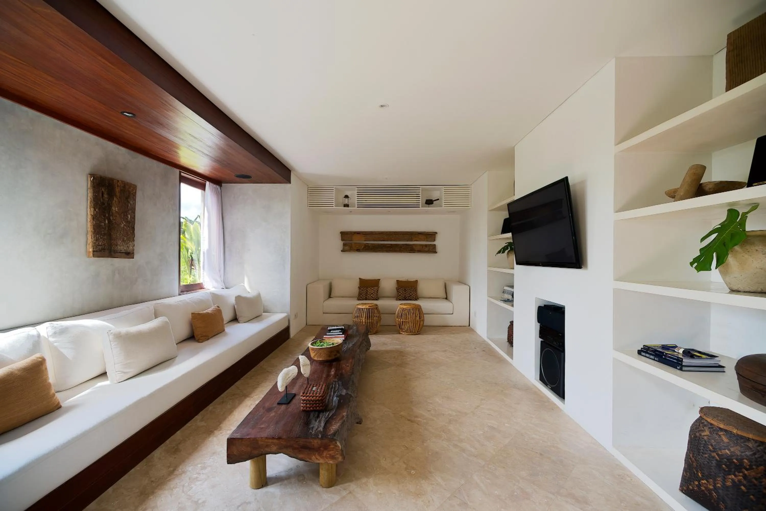 Communal lounge/ TV room in Planta Boutique Resort