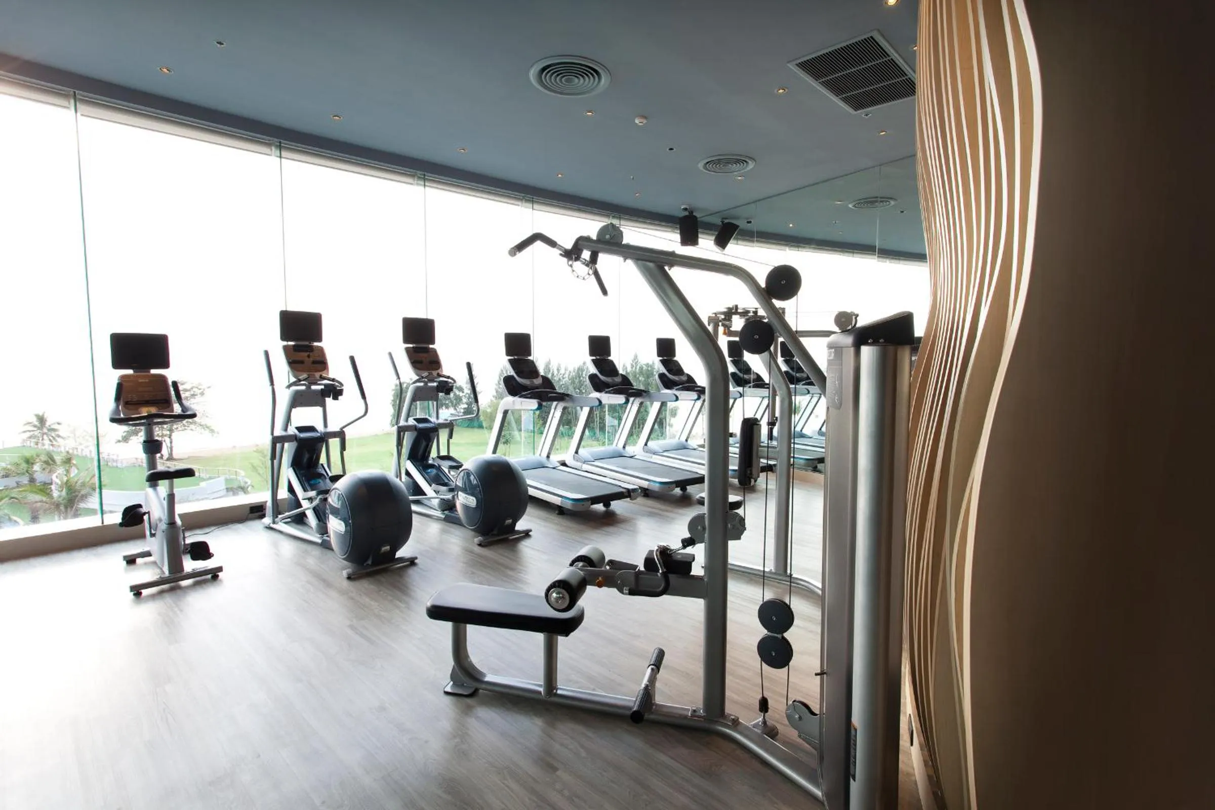Fitness centre/facilities in Mövenpick Siam Hotel Na Jomtien Pattaya