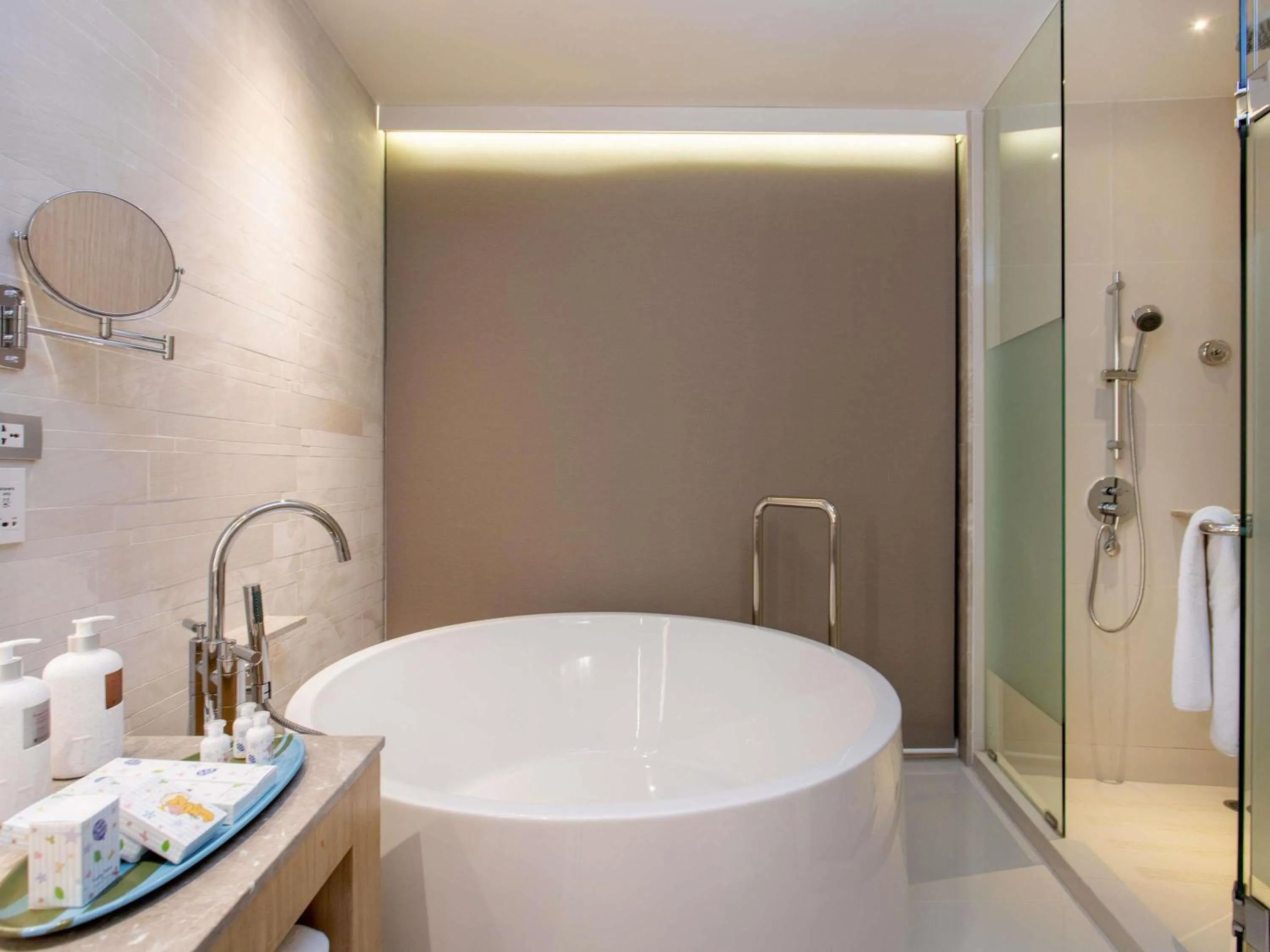 Bedroom in Mövenpick Siam Hotel Na Jomtien Pattaya