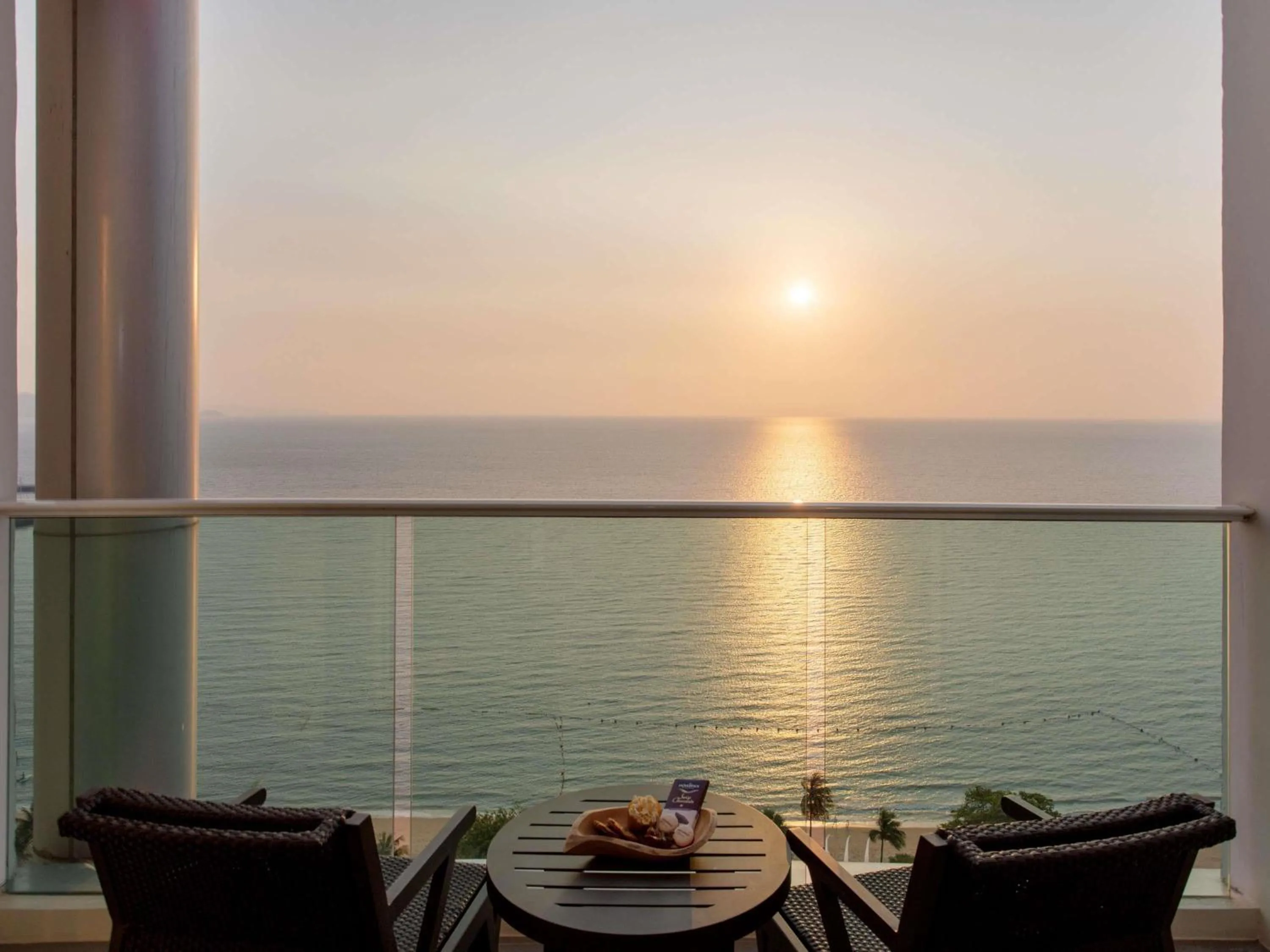 Bedroom in Mövenpick Siam Hotel Na Jomtien Pattaya