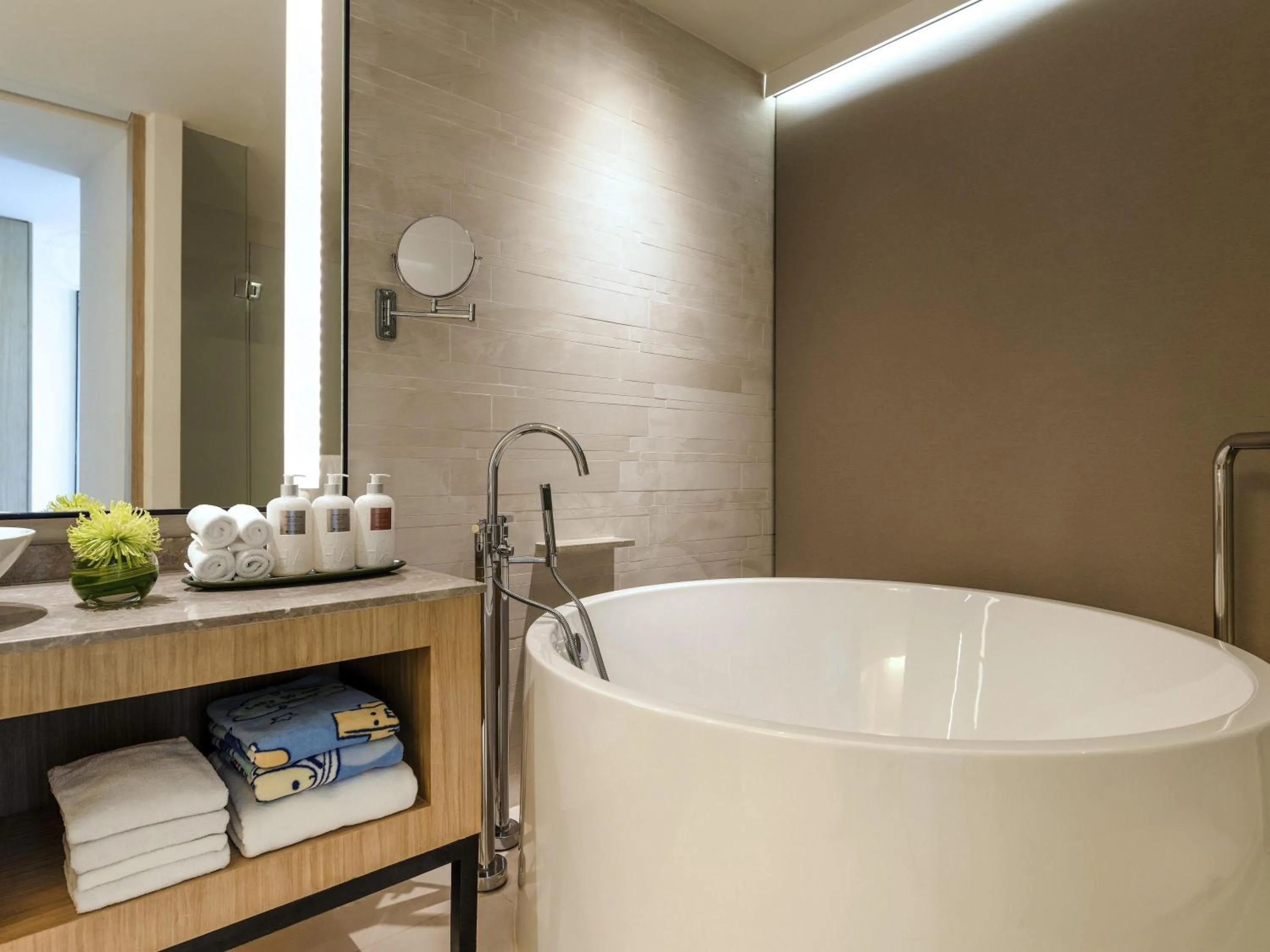 Bedroom in Mövenpick Siam Hotel Na Jomtien Pattaya