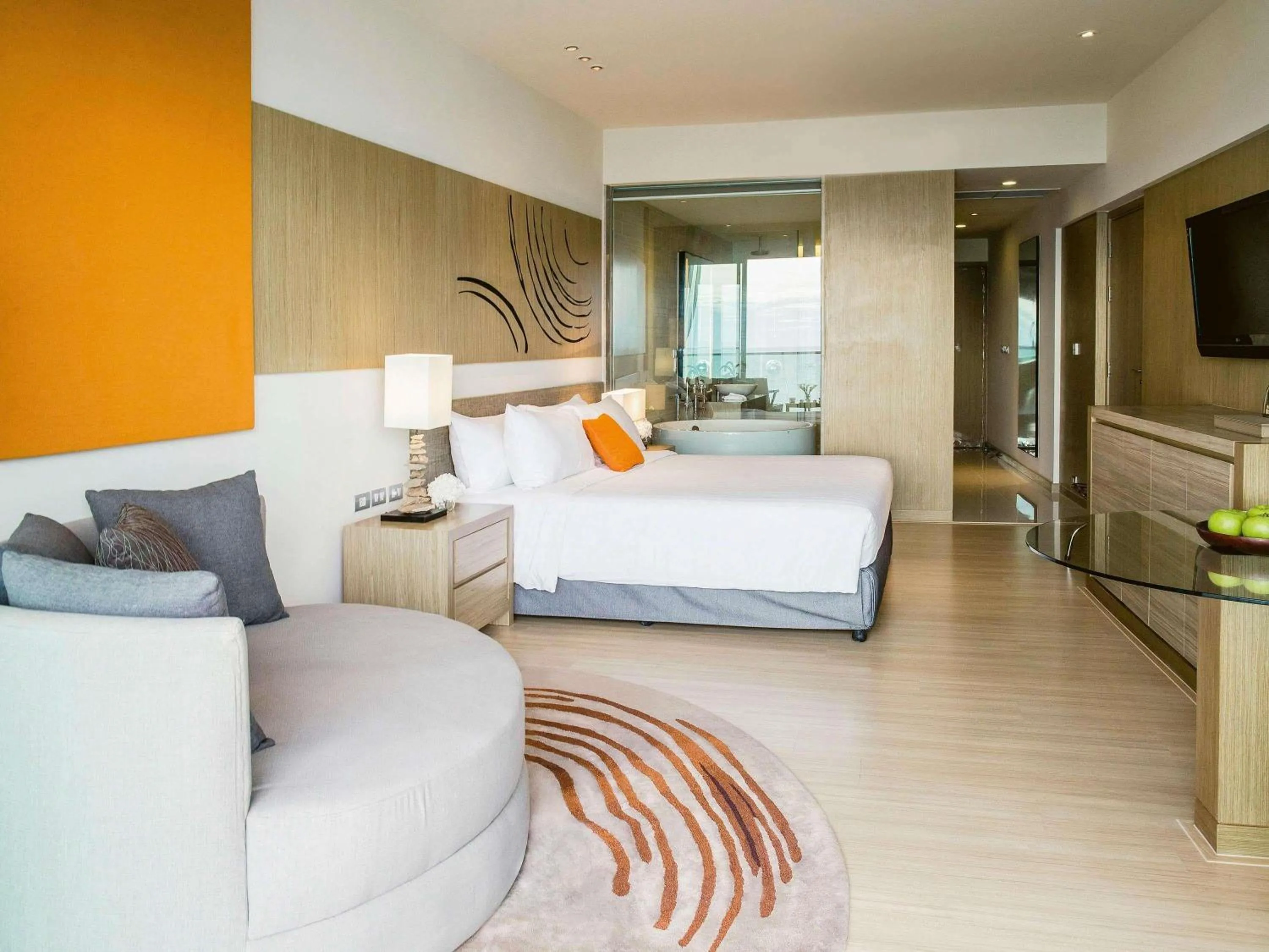 Bedroom, Bed in Mövenpick Siam Hotel Na Jomtien Pattaya