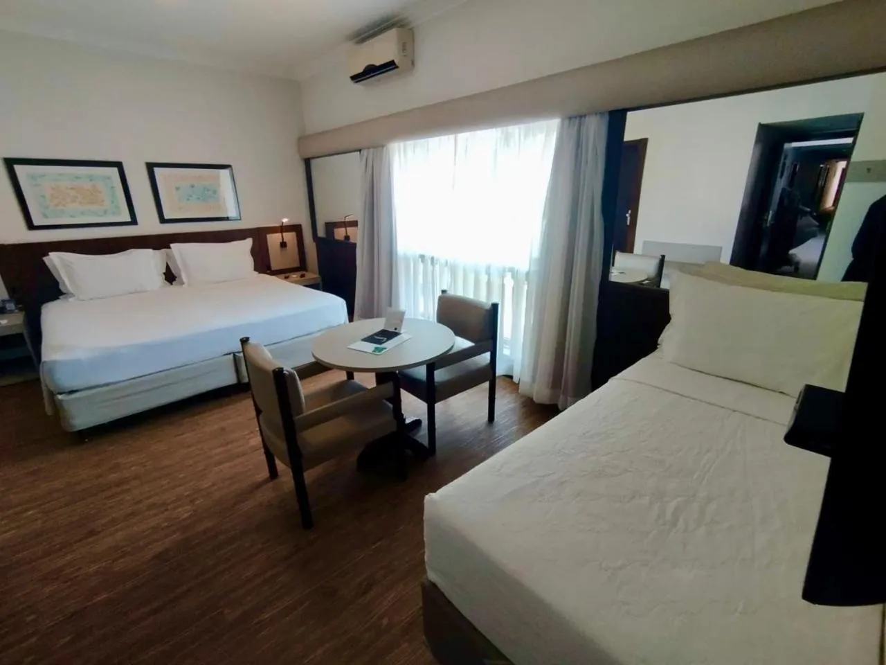 Bedroom, Bed in Plaza Blumenau Hotel