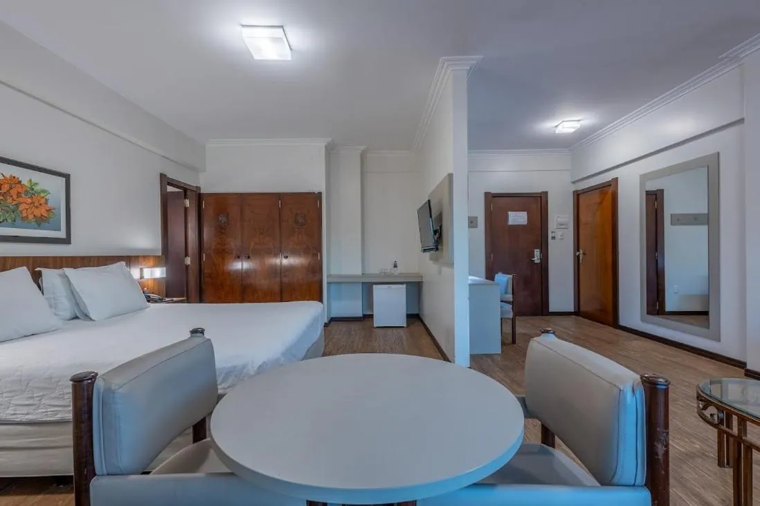 Photo of the whole room, Bed in Plaza Blumenau Hotel