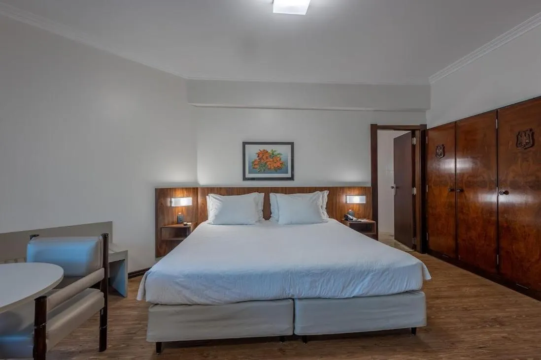 Photo of the whole room, Bed in Plaza Blumenau Hotel