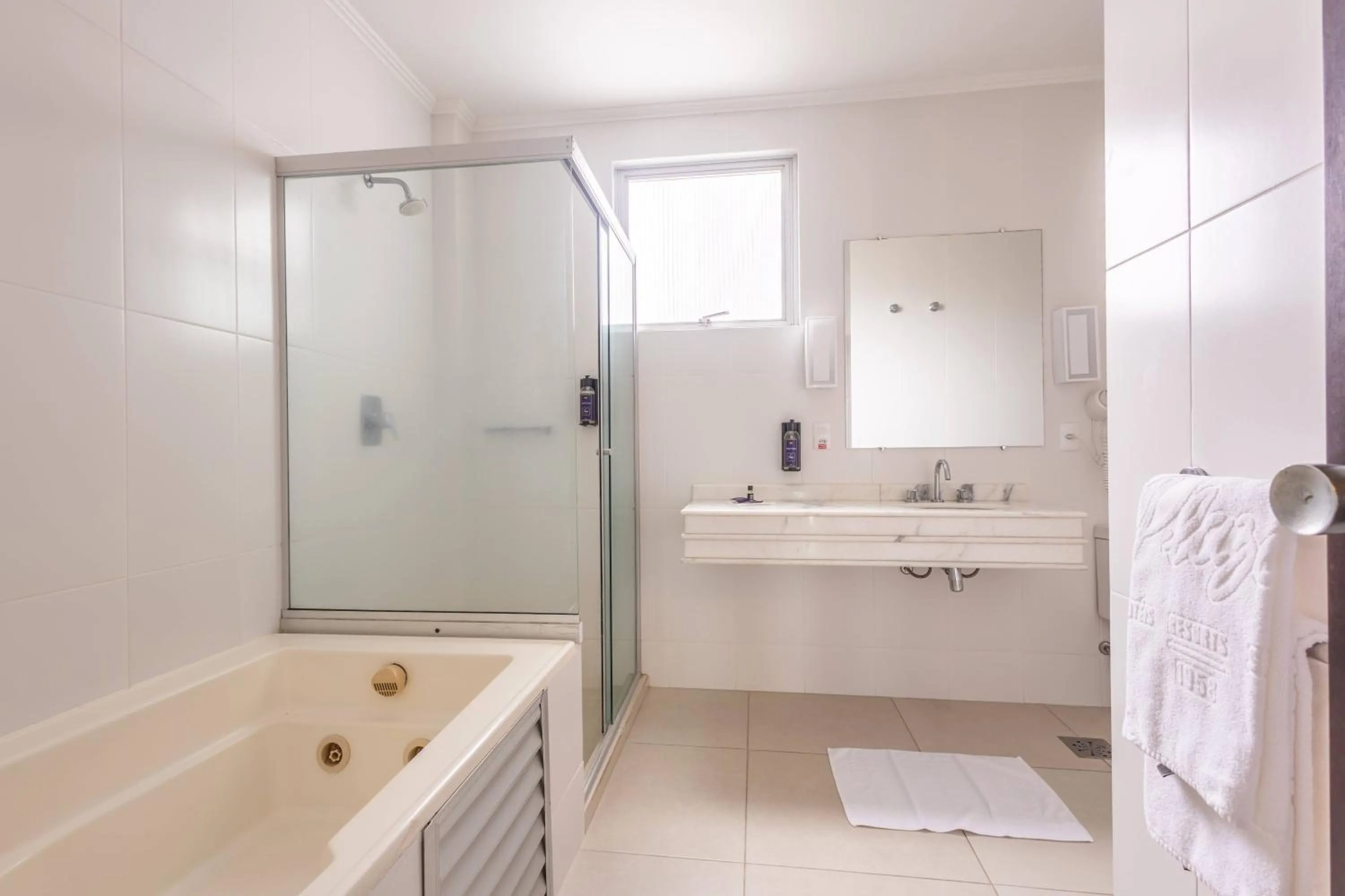 Hot Tub in Plaza Blumenau Hotel