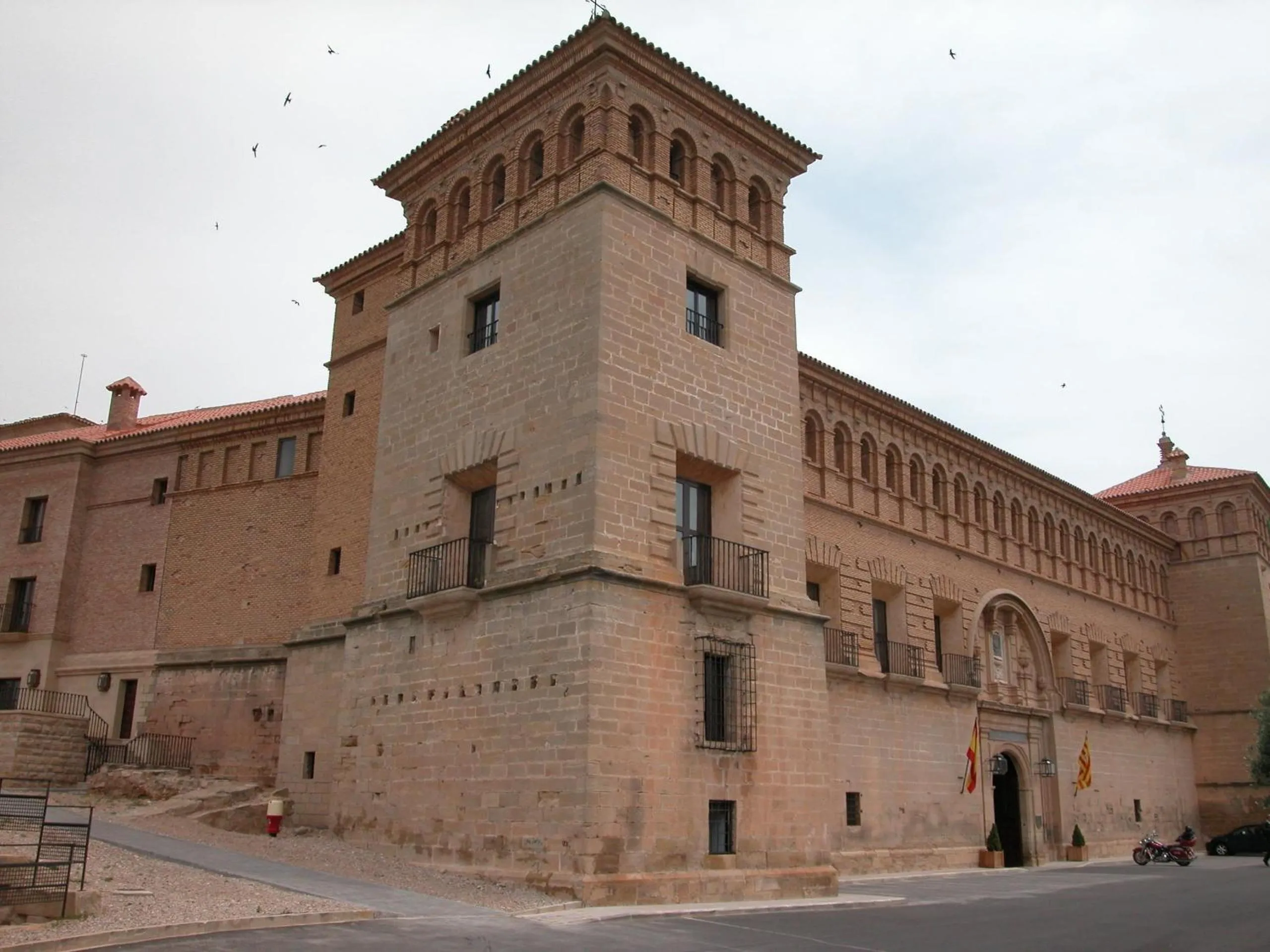 Facade/entrance in Parador de Alcañiz