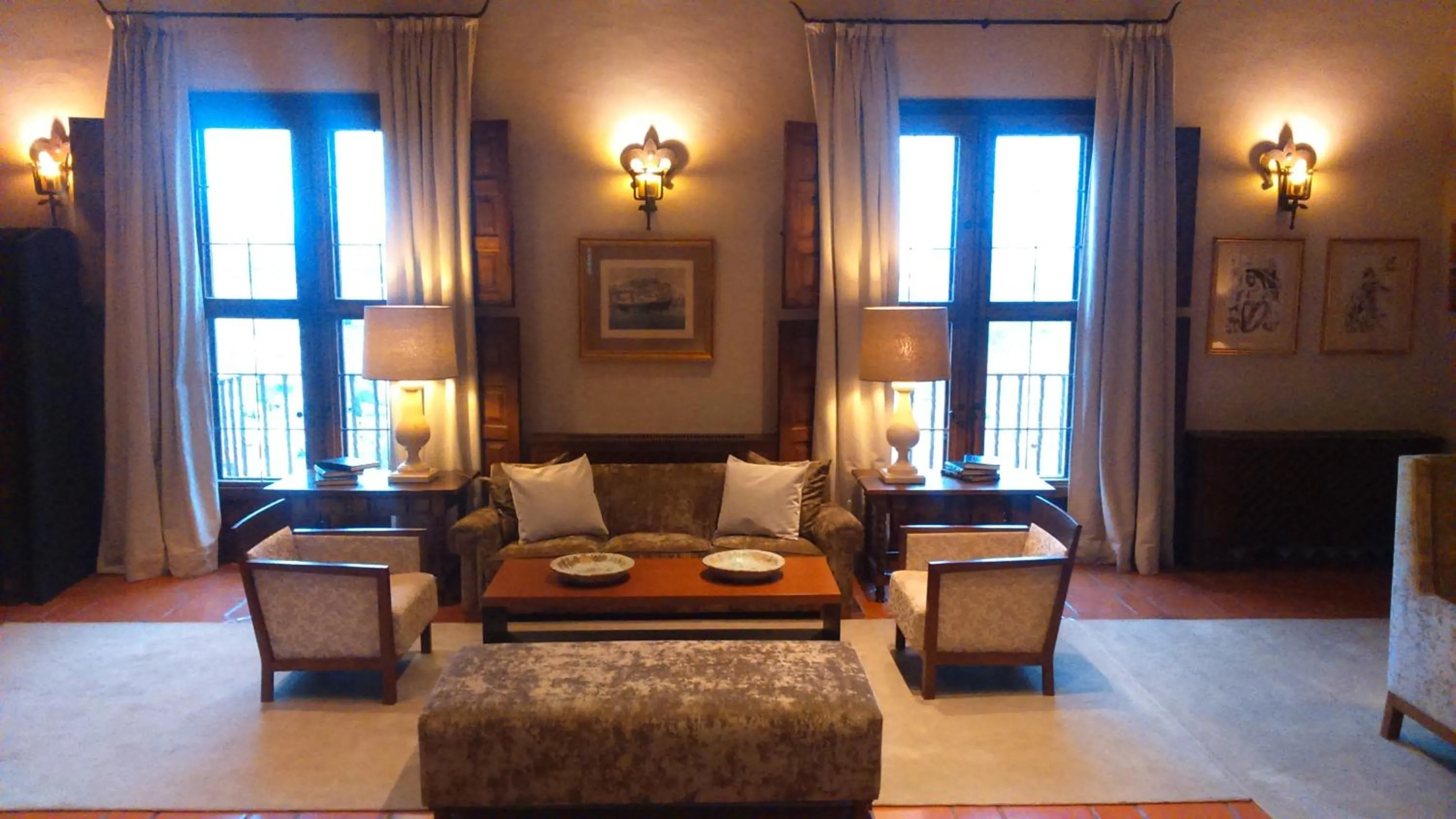 Communal lounge/ TV room in Parador de Alcañiz