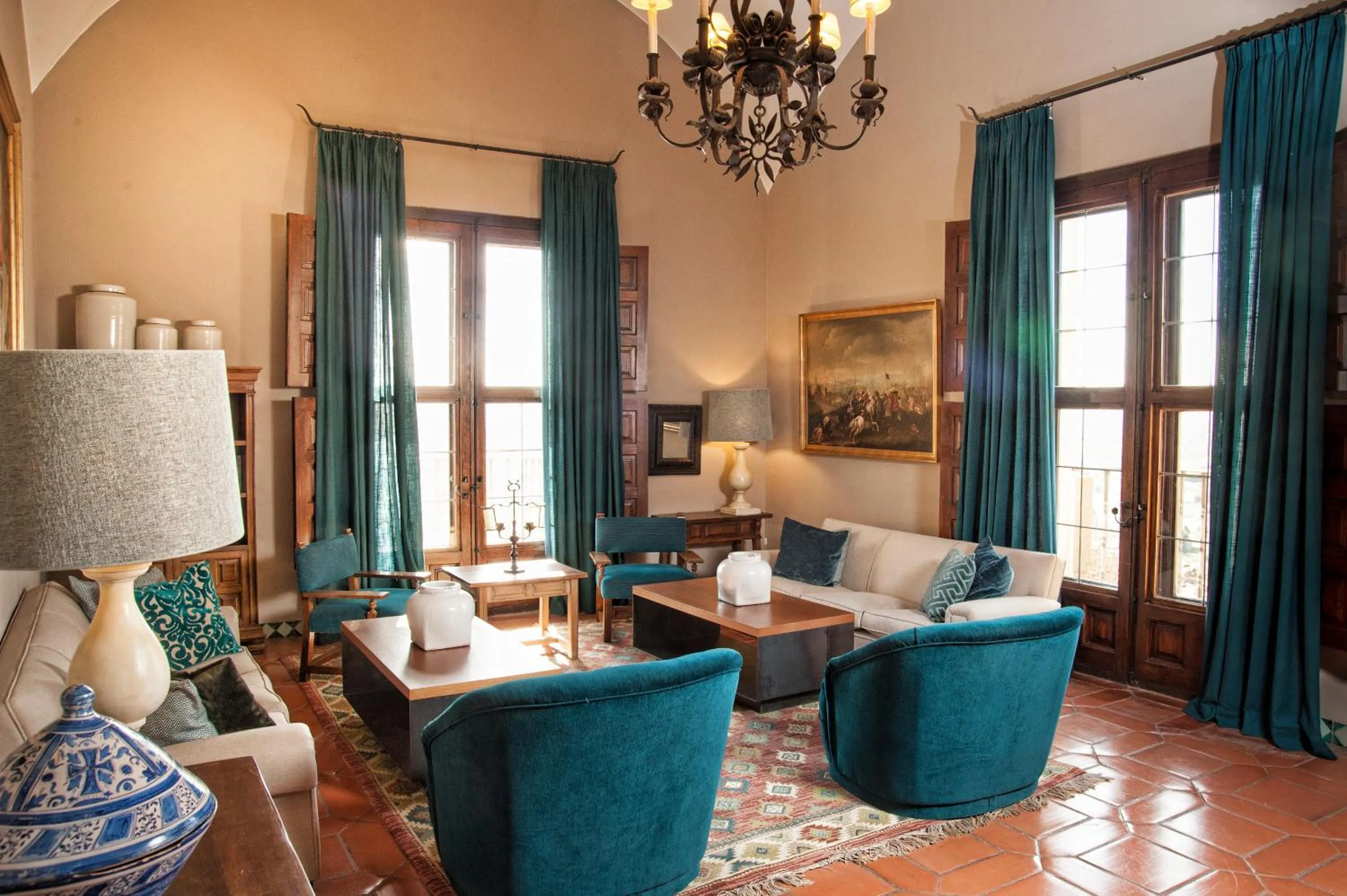 Communal lounge/ TV room in Parador de Alcañiz