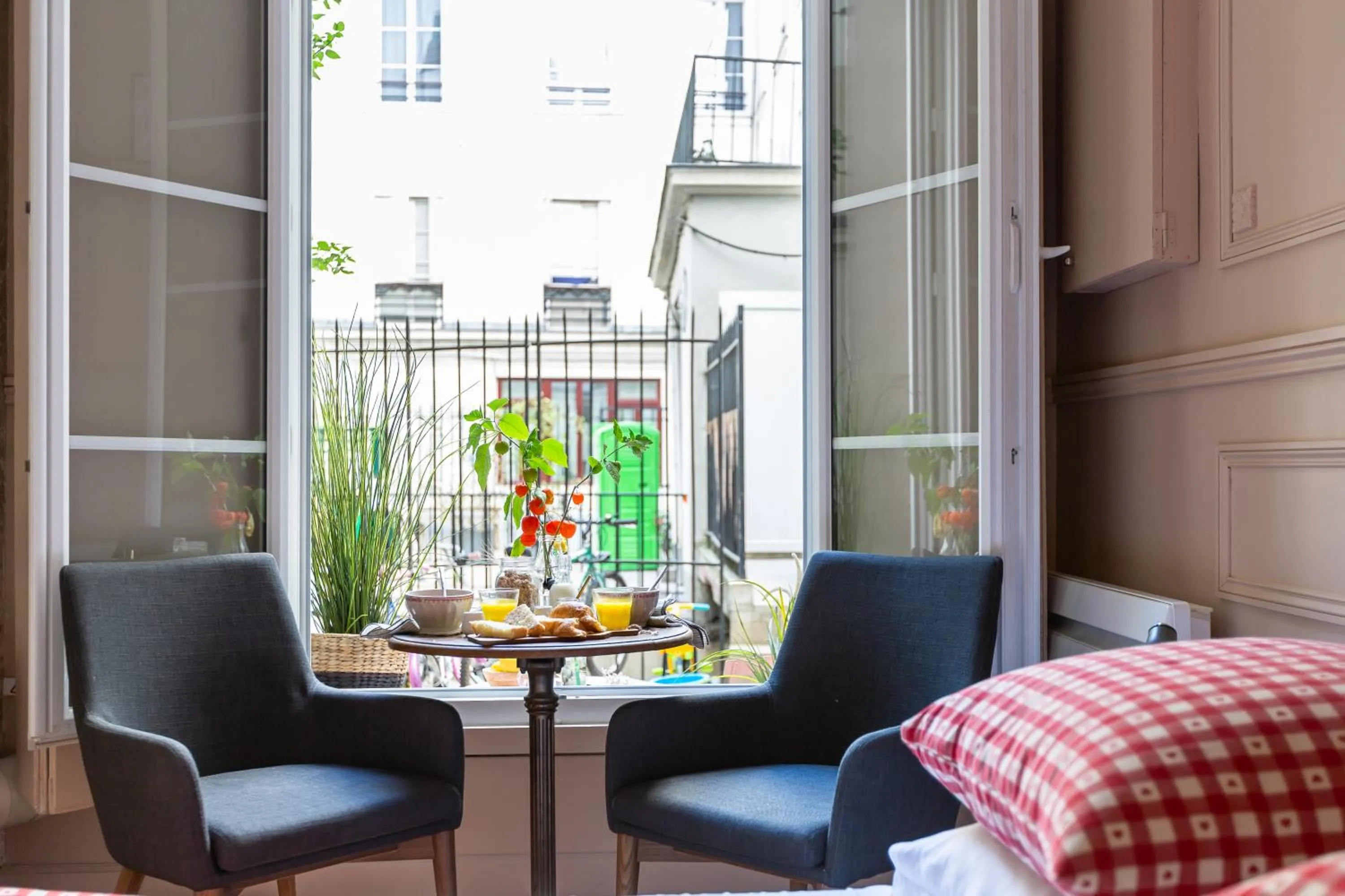 Artisan Lofts courtyard Opéra