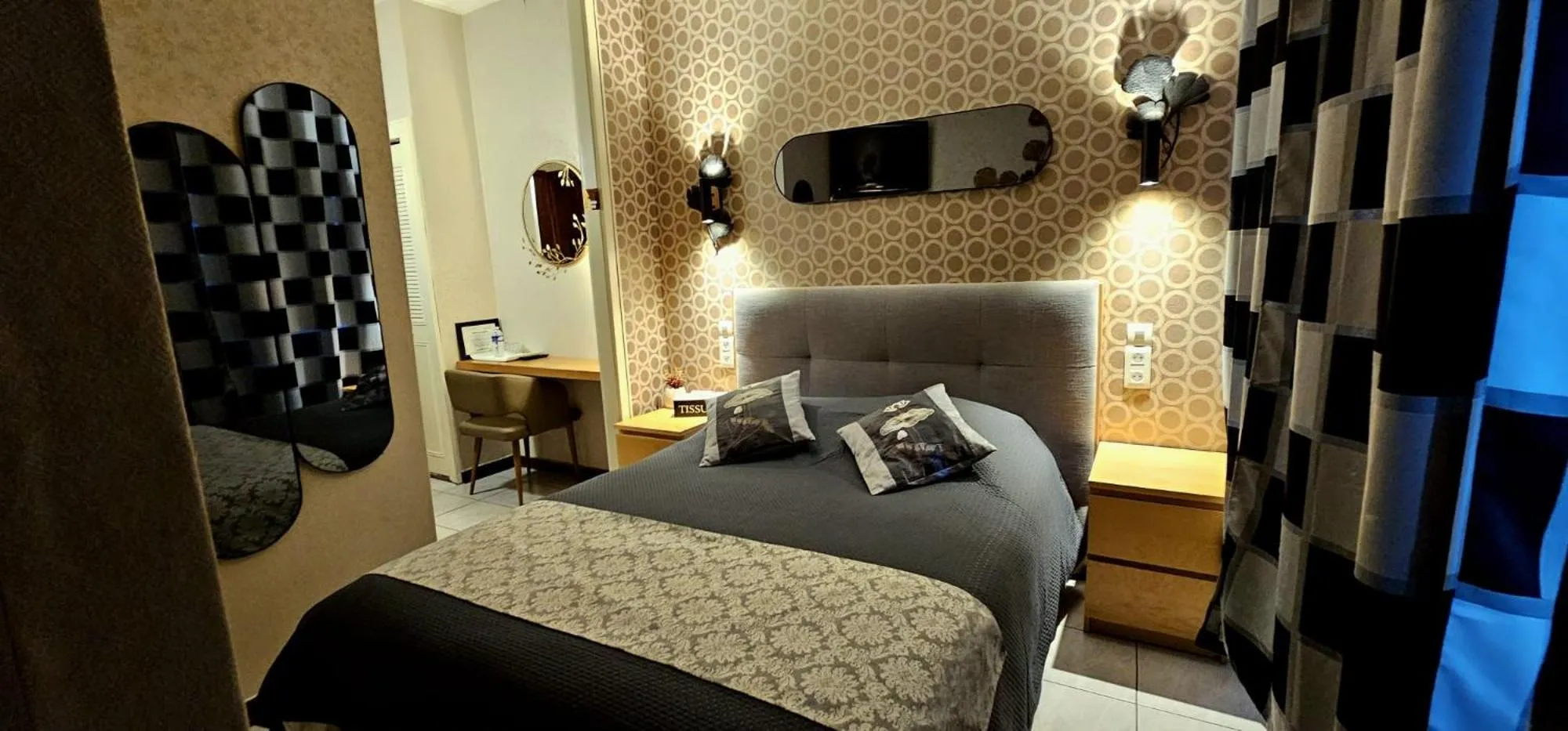 Bed in Mei Hôtel-Restaurant