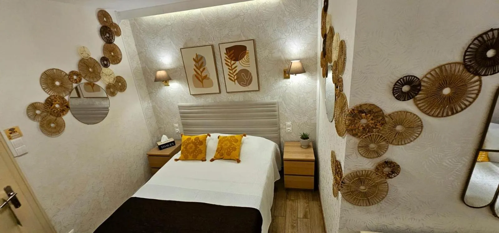 Bed in Mei Hôtel-Restaurant