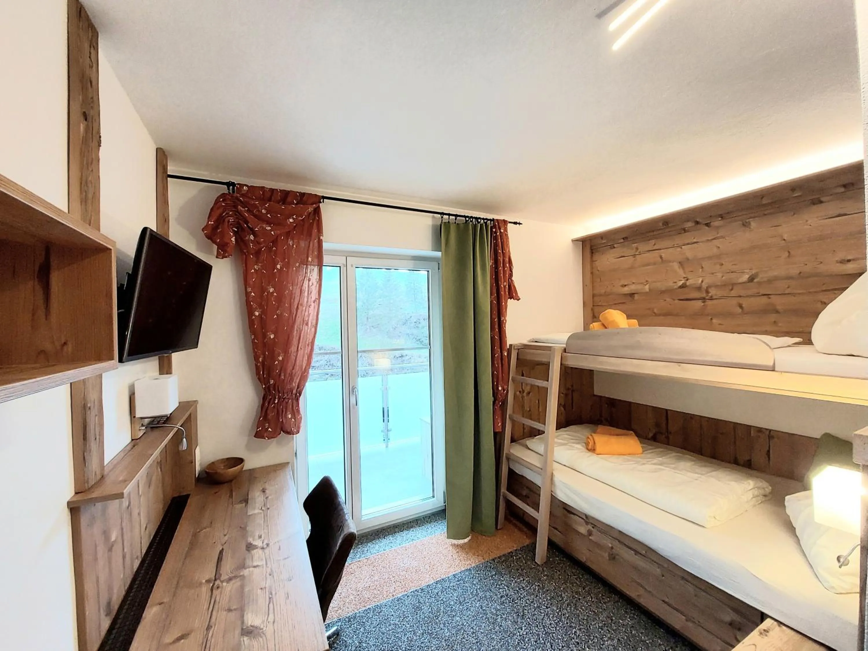 Bed in Gasthof Klug zum Ehrensepp